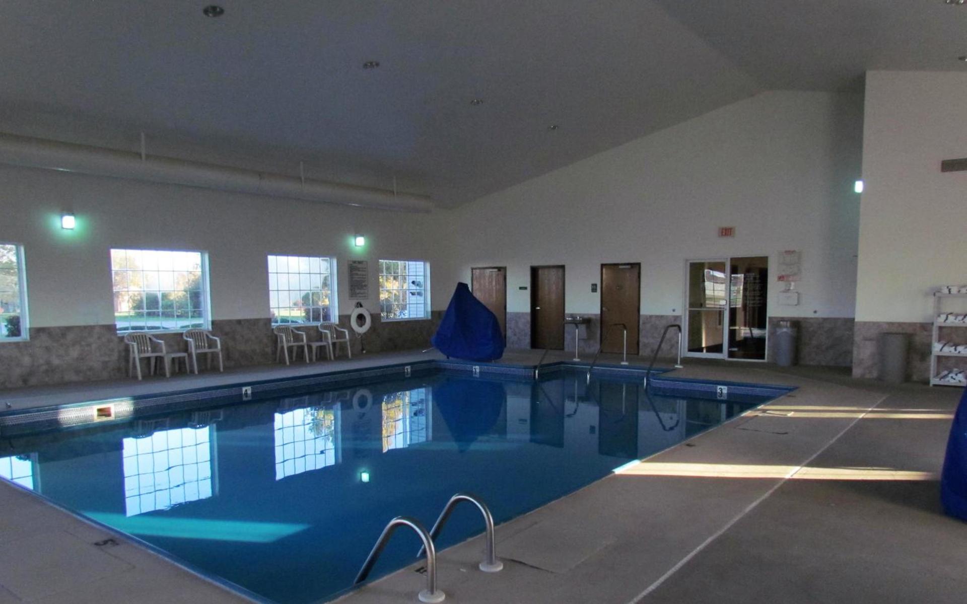 Oak Hill Inn & Suites photo 13