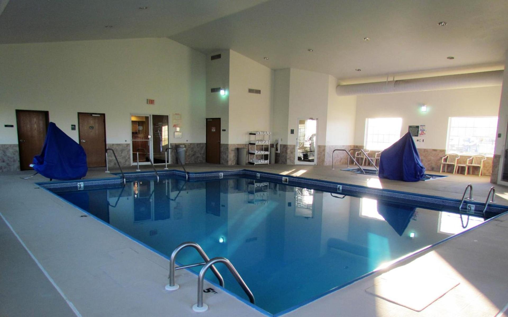 Oak Hill Inn & Suites photo 15