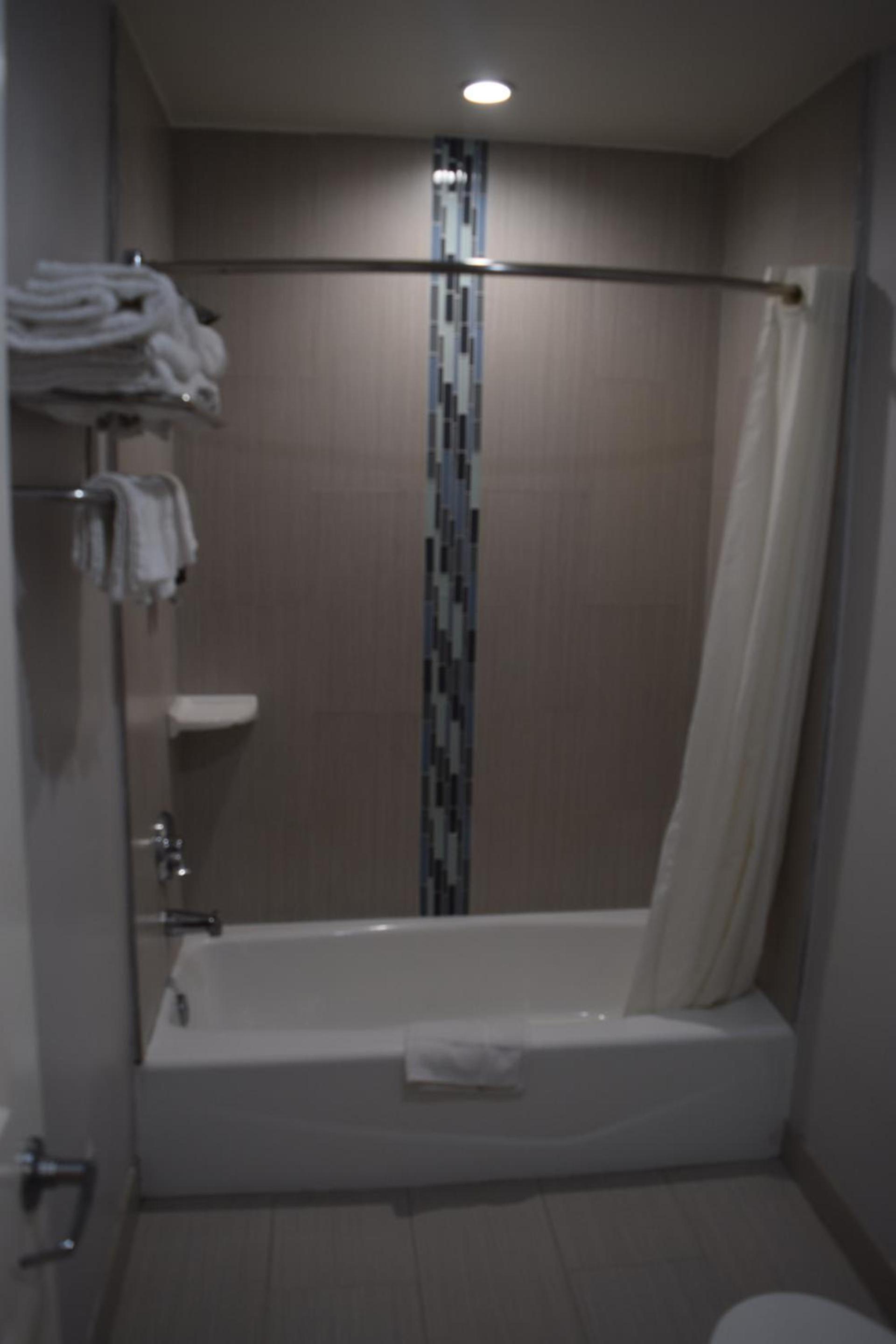 Deluxe Inn Hawthorne/ LAX photo 9