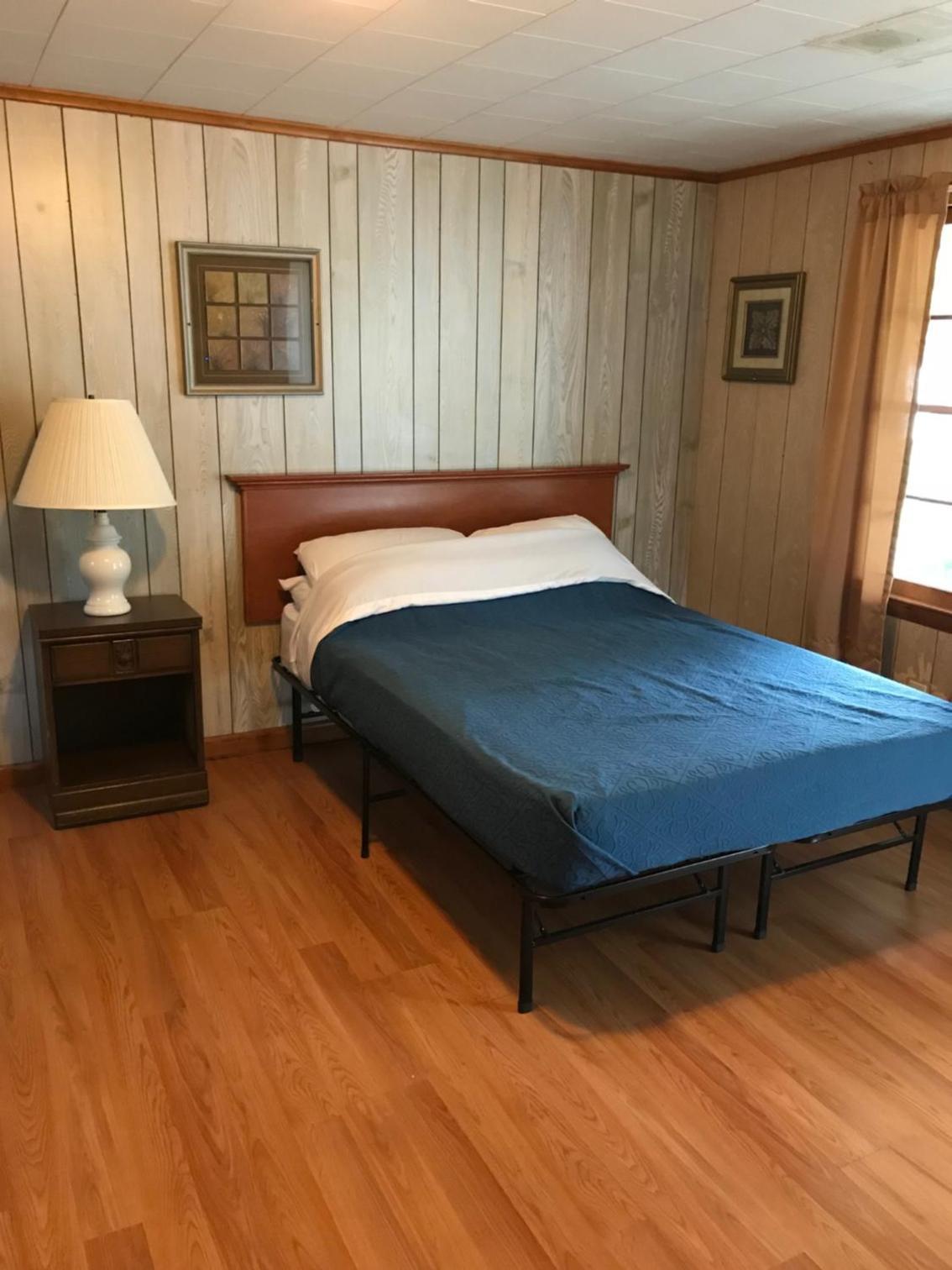 Hillside Motel photo 20