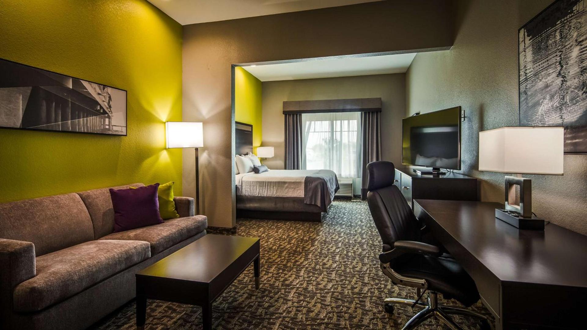 Best Western Plus Bay City Inn & Suites photo 6