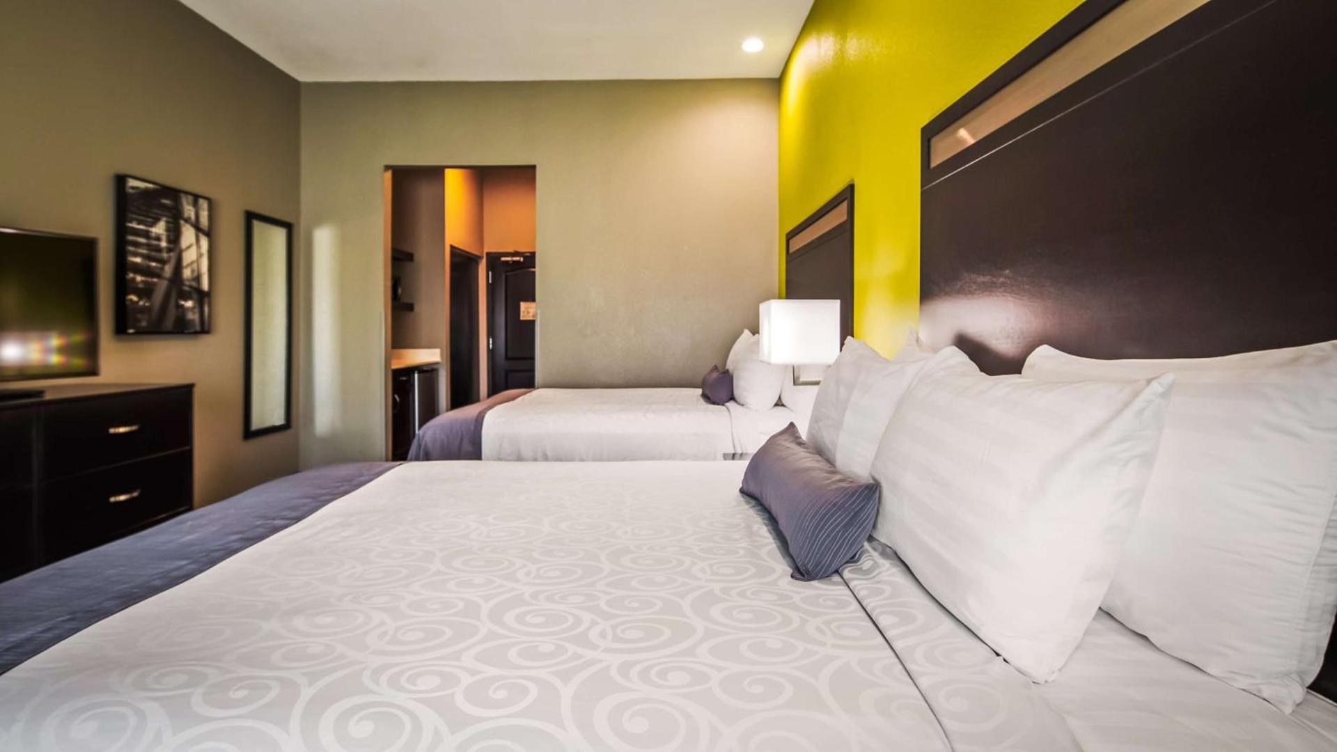 Best Western Plus Bay City Inn & Suites photo 11
