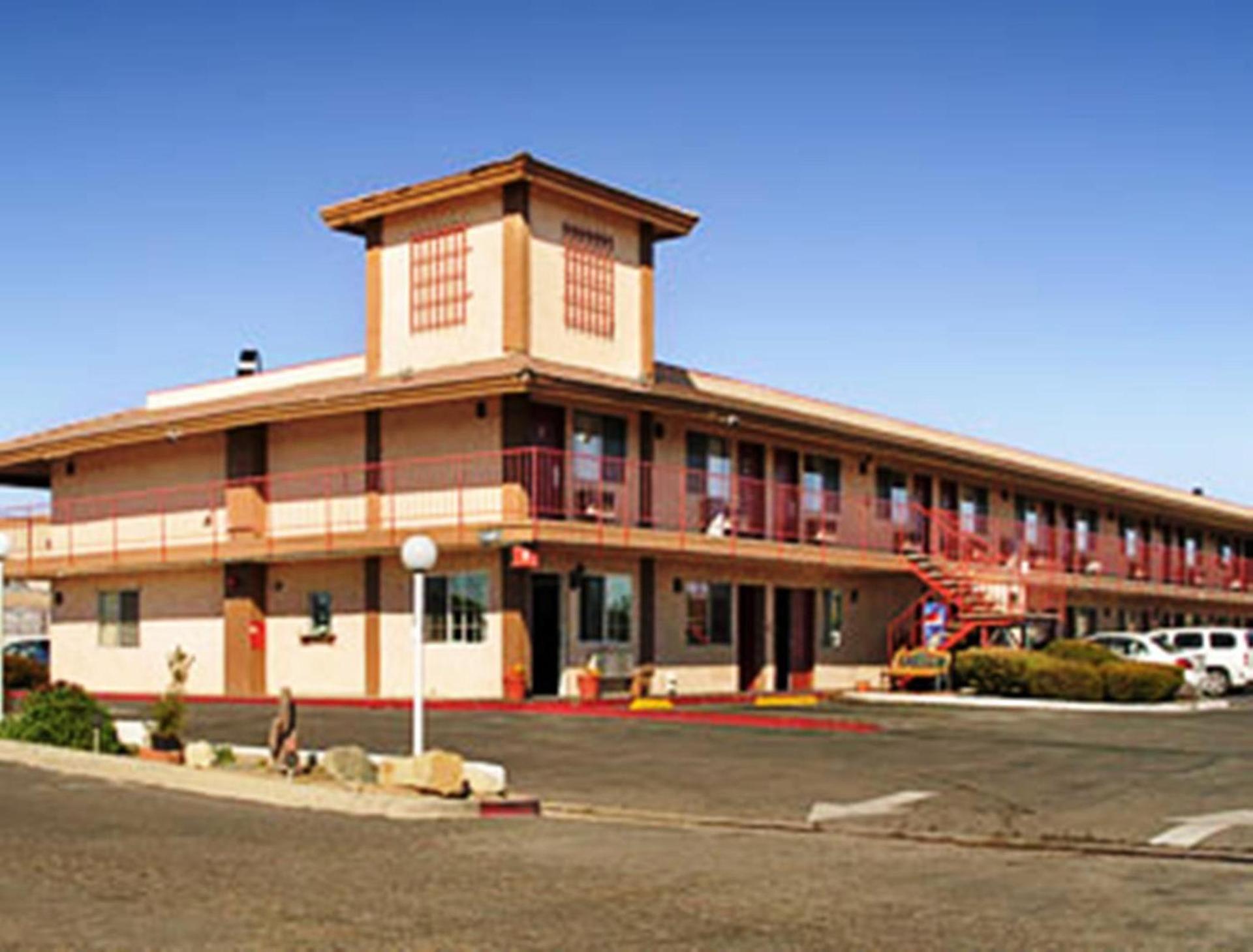 Days Inn by Wyndham Victorville - Hesperia I-15 Palmdale Road — hotel in Victorville