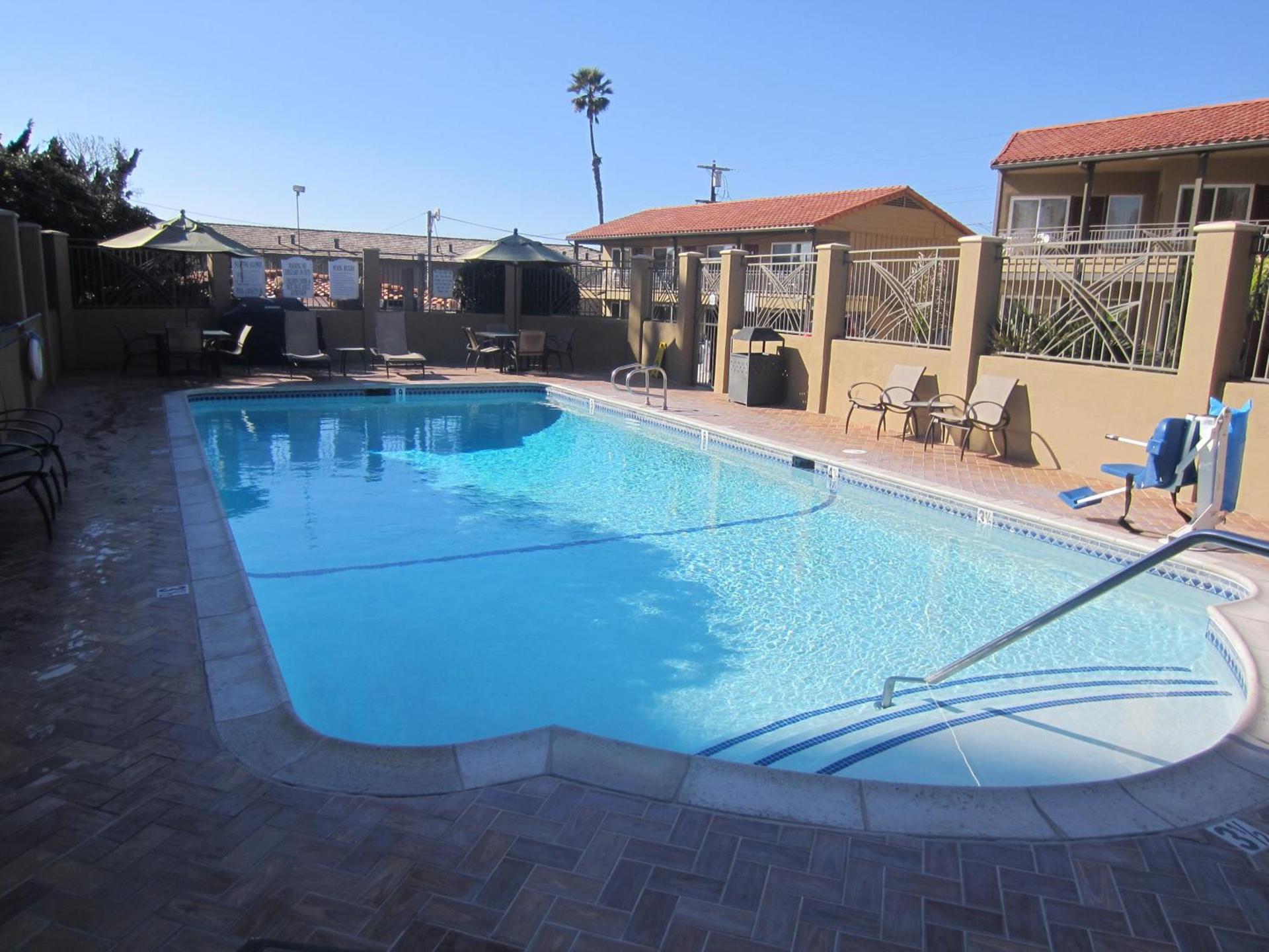 Pacific Shores Inn photo 3