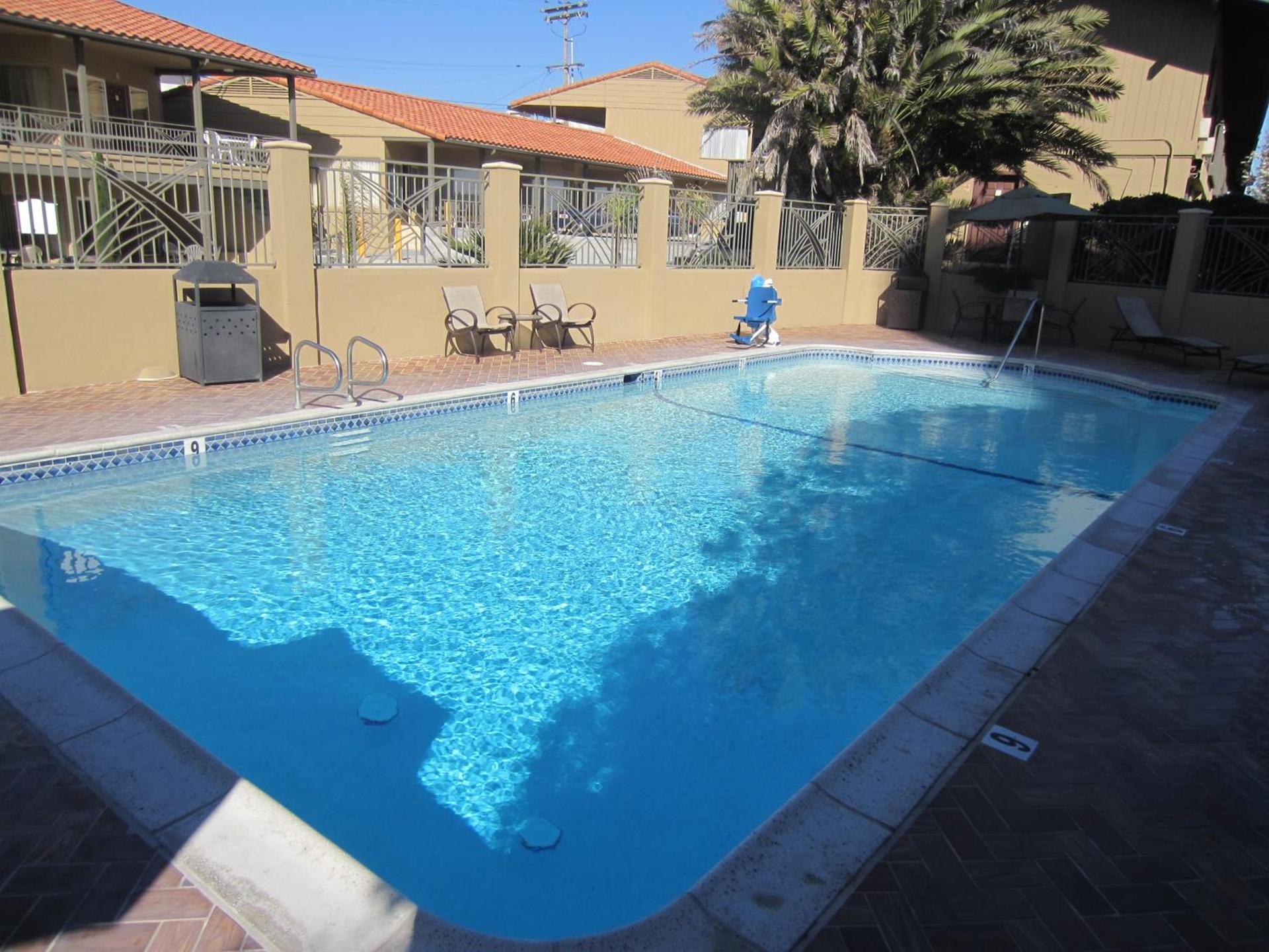Pacific Shores Inn photo 6