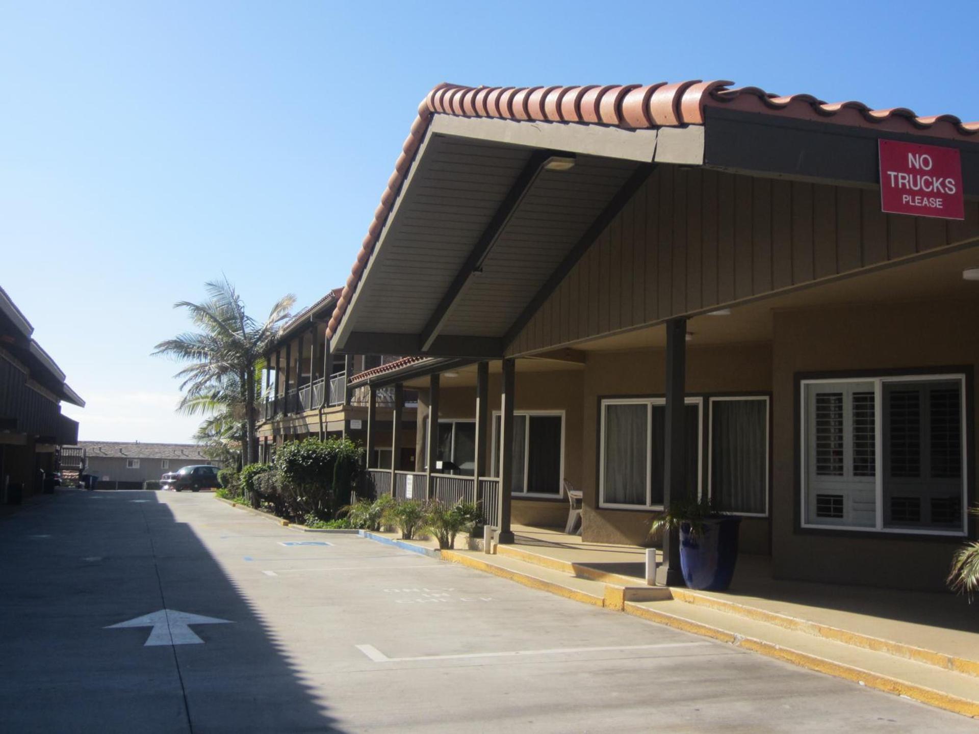 Pacific Shores Inn photo 4