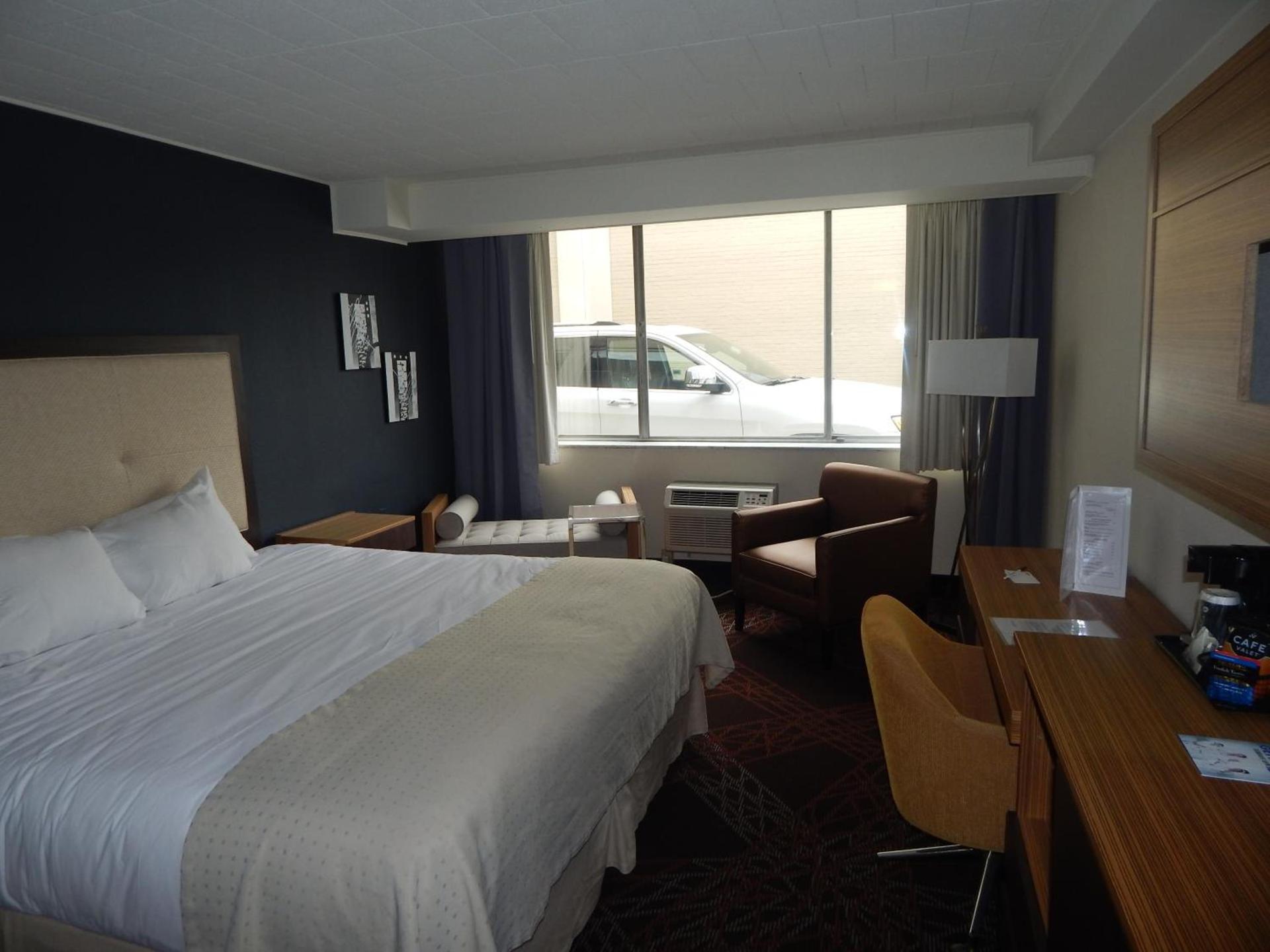 Ramada by Wyndham Beaver Falls photo 36