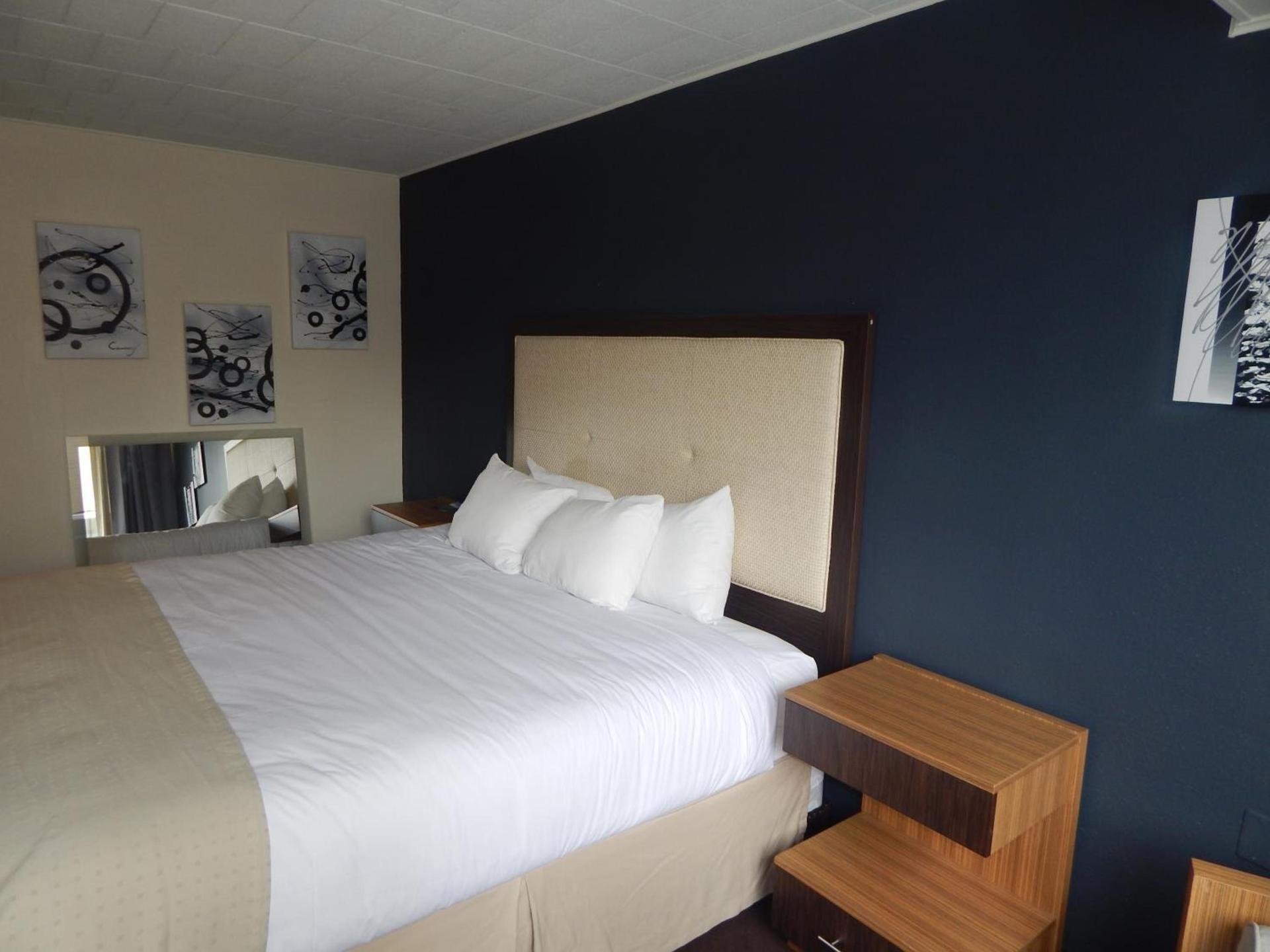 Ramada by Wyndham Beaver Falls photo 39