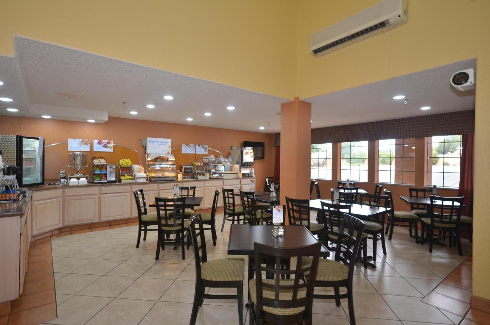 Ramada by Wyndham Santa Fe photo 21