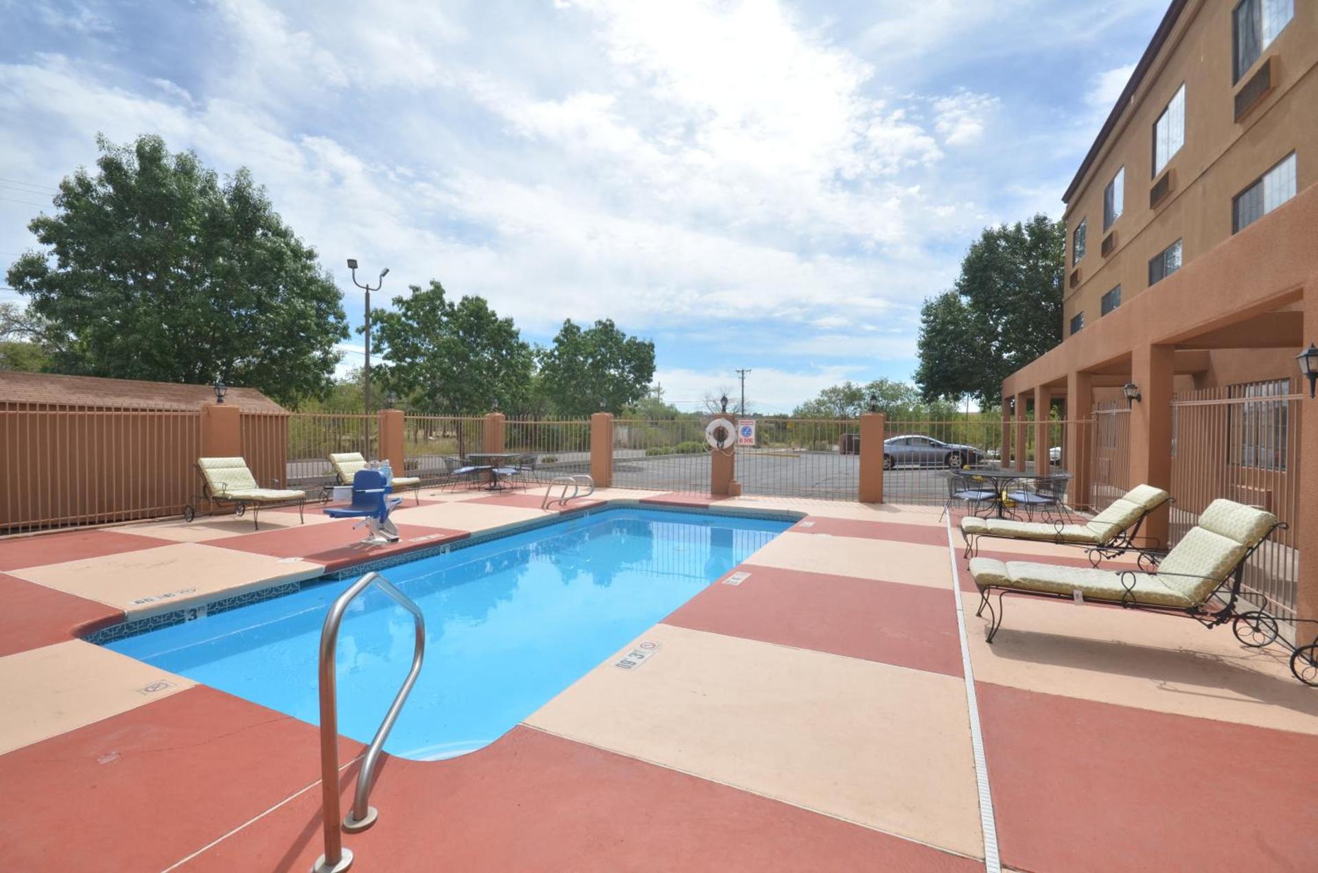 Ramada by Wyndham Santa Fe photo 23