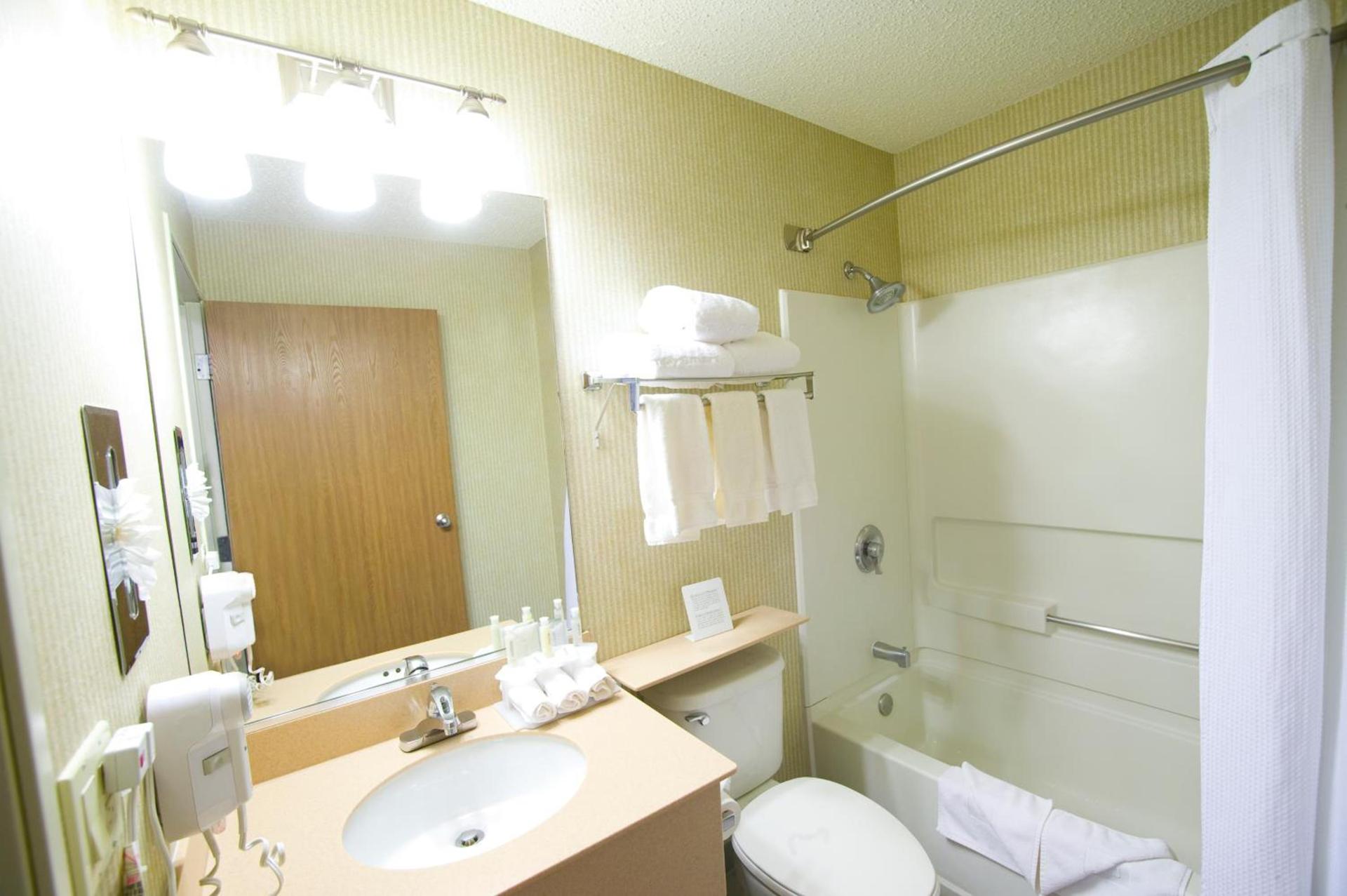 Ramada by Wyndham Santa Fe photo 13