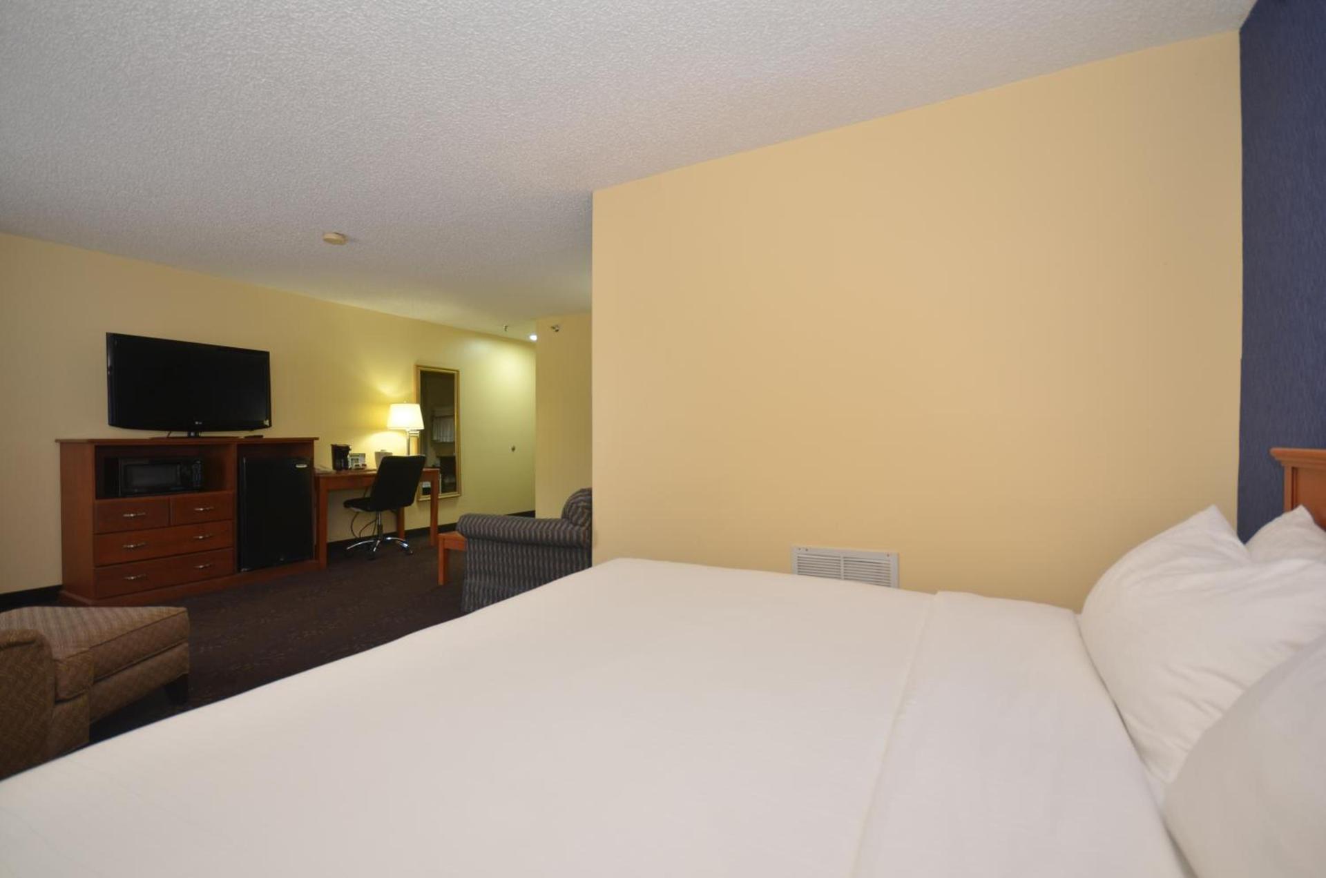 Ramada by Wyndham Santa Fe photo 33