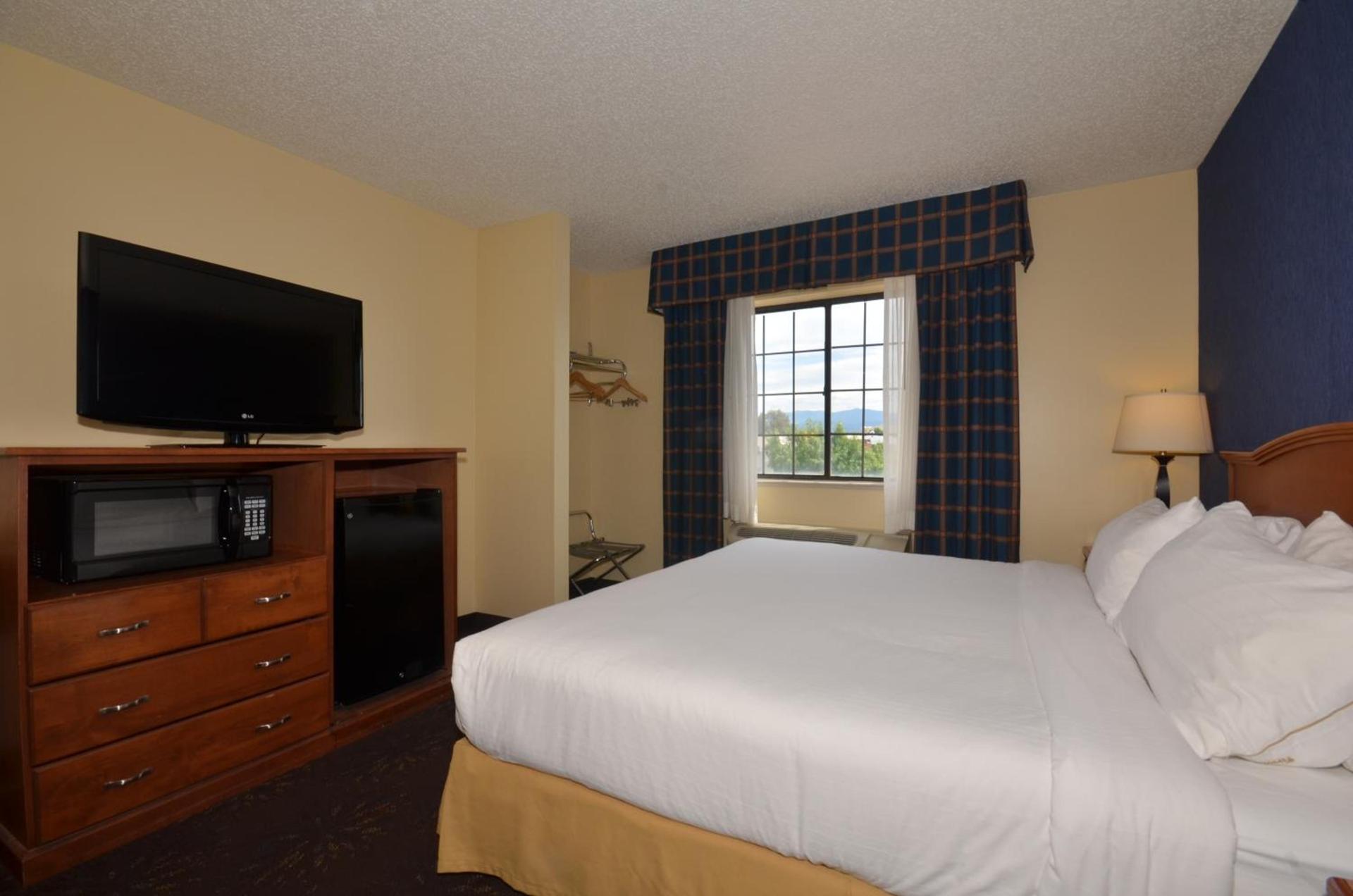 Ramada by Wyndham Santa Fe photo 17