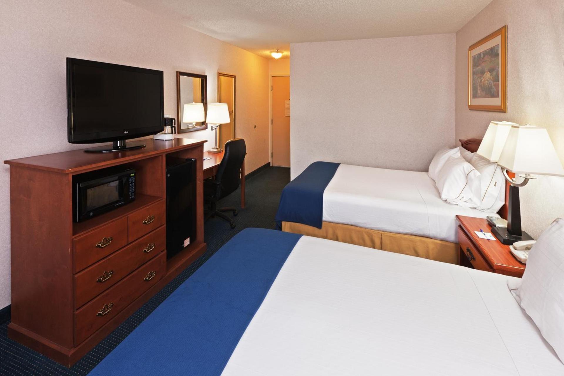 Ramada by Wyndham Santa Fe photo 11