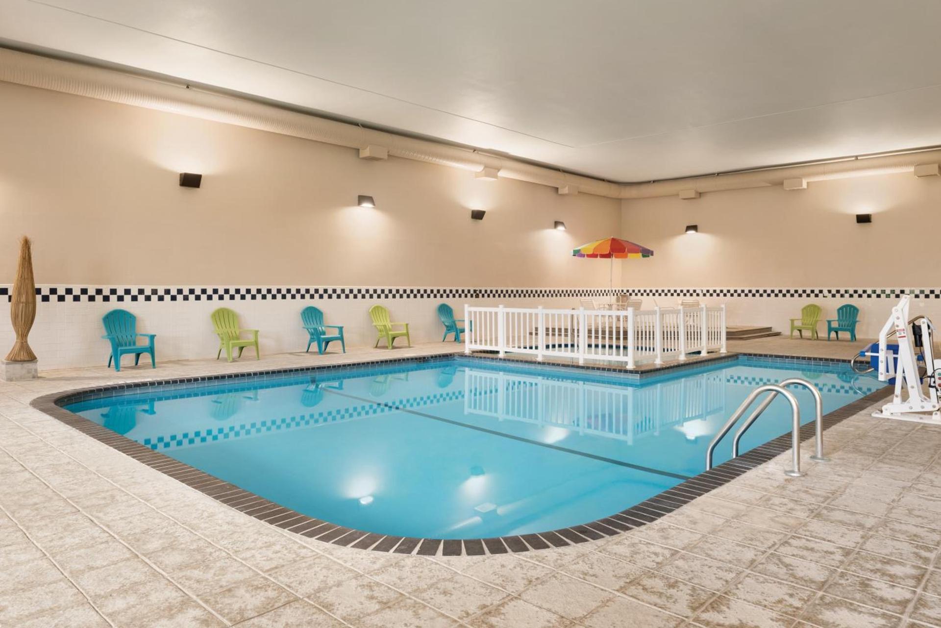 Spark By Hilton Ames photo 24