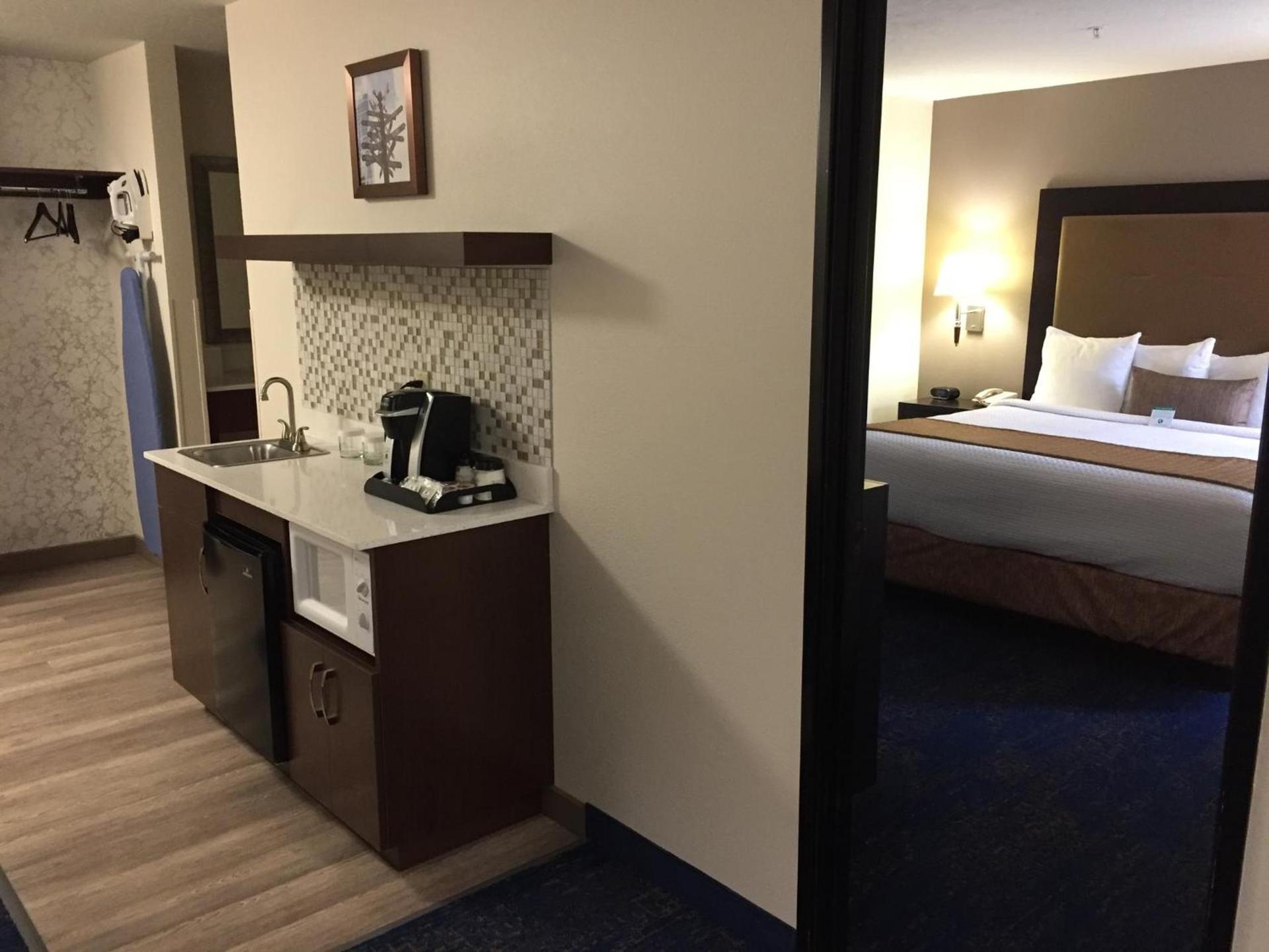 Best Western Plus Portland Airport Hotel & Suites photo 85