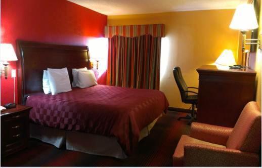 Ramada by Wyndham East Orange photo 32