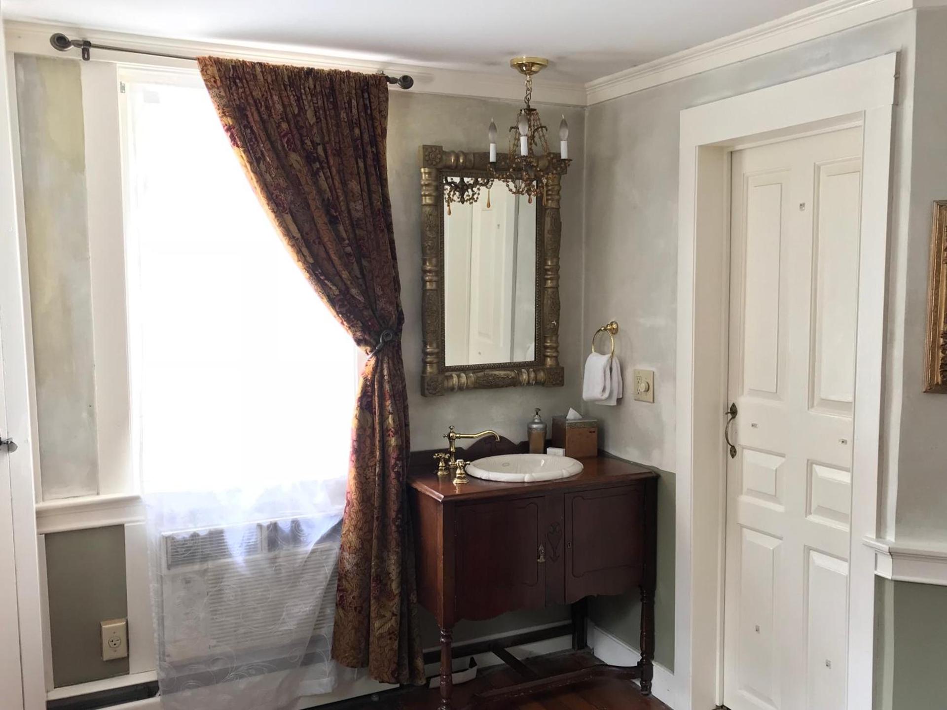 Admiral Farragut Inn photo 13
