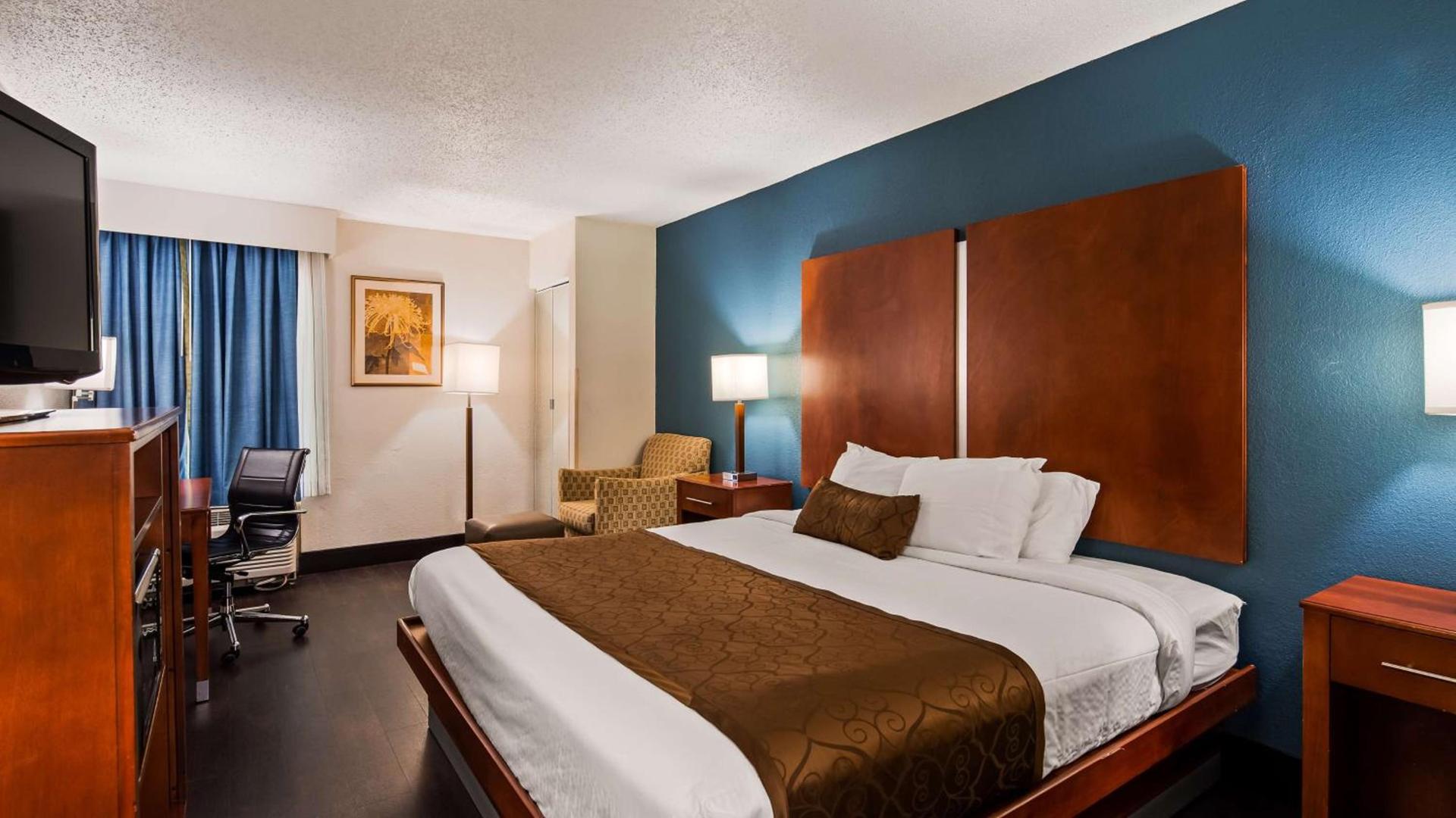 Best Western Plus Richmond photo 10