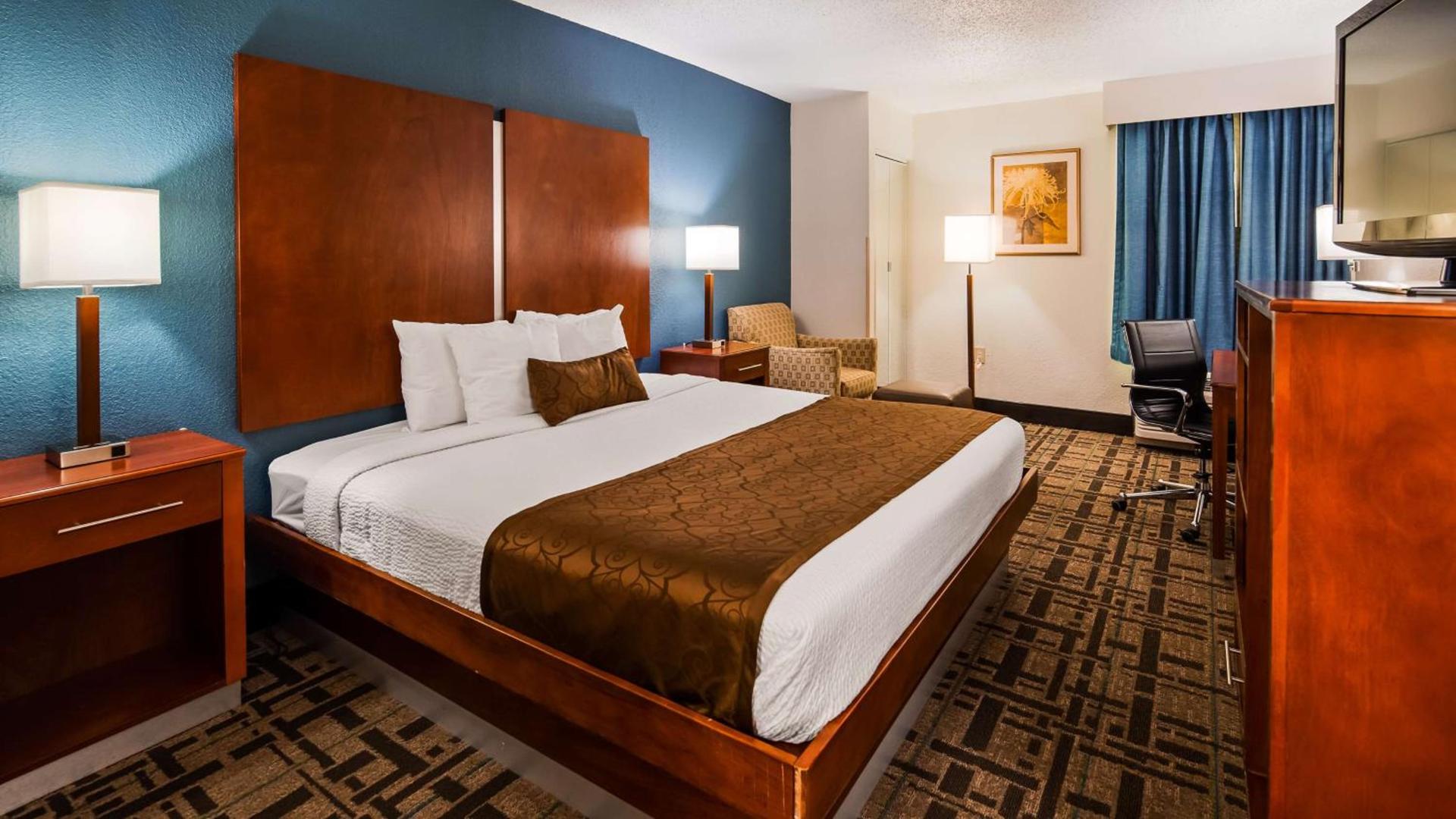 Best Western Plus Richmond photo 4