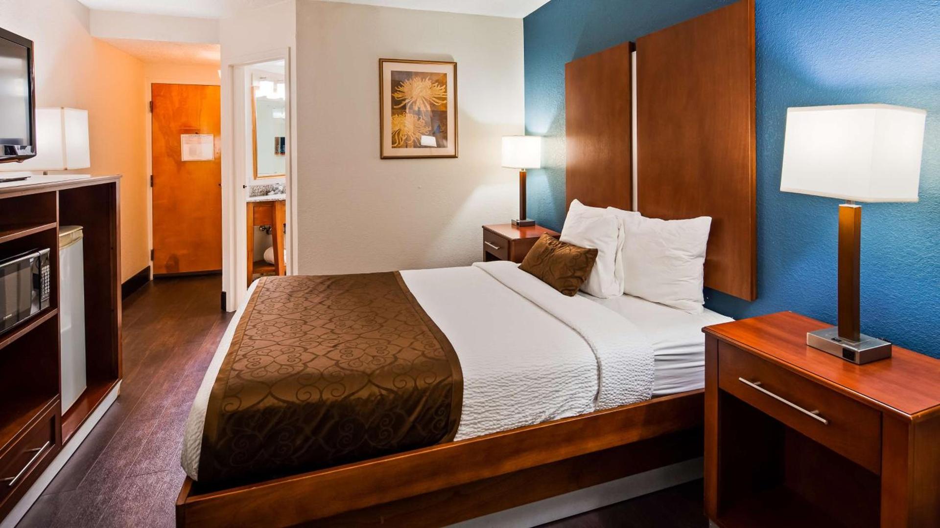 Best Western Plus Richmond photo 9