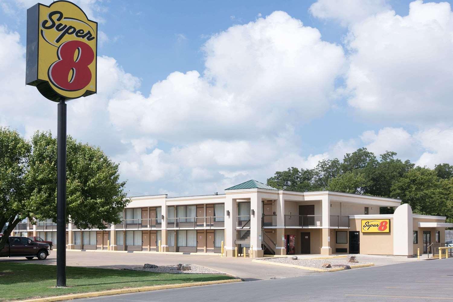 Super 8 by Wyndham Duncan OK photo 23
