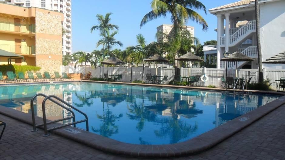 Surf Rider Resort photo 7