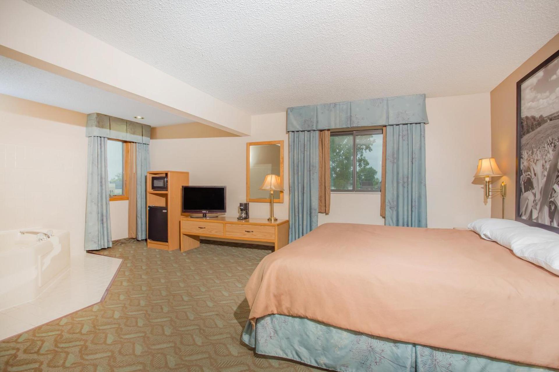 Super 8 by Wyndham Monroe WI photo 2
