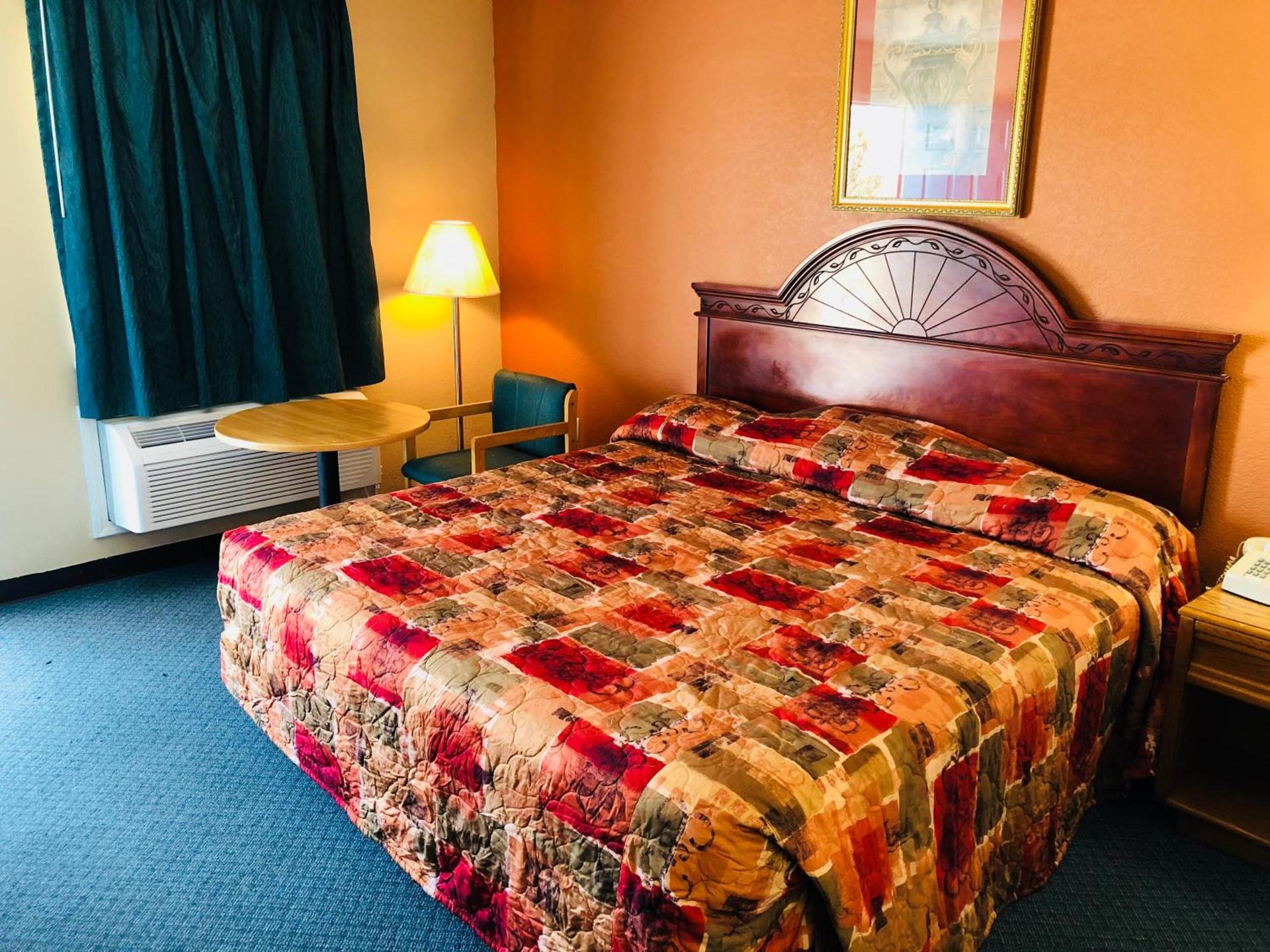Rest Inn Motel photo 9
