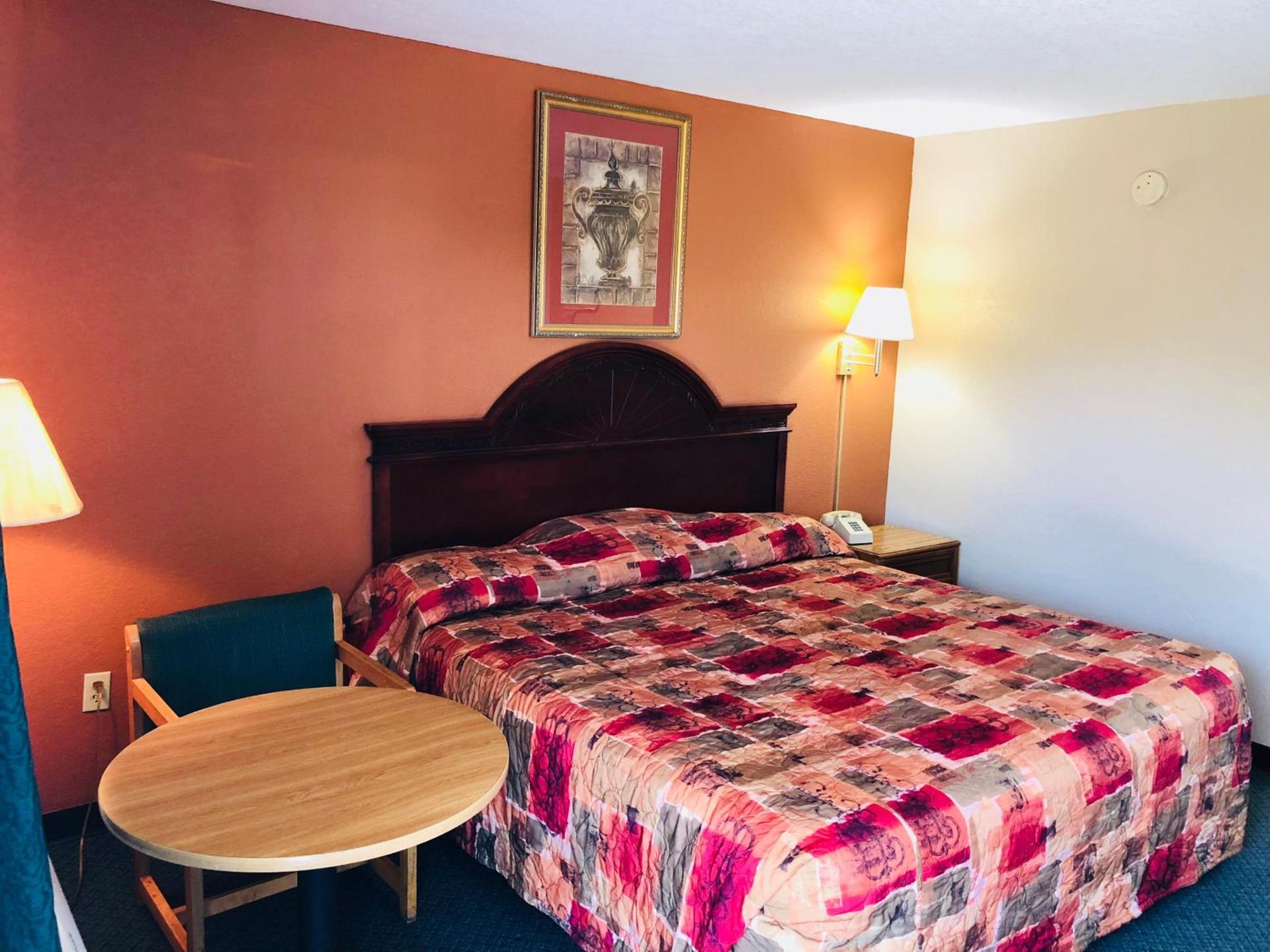 Rest Inn Motel photo 8