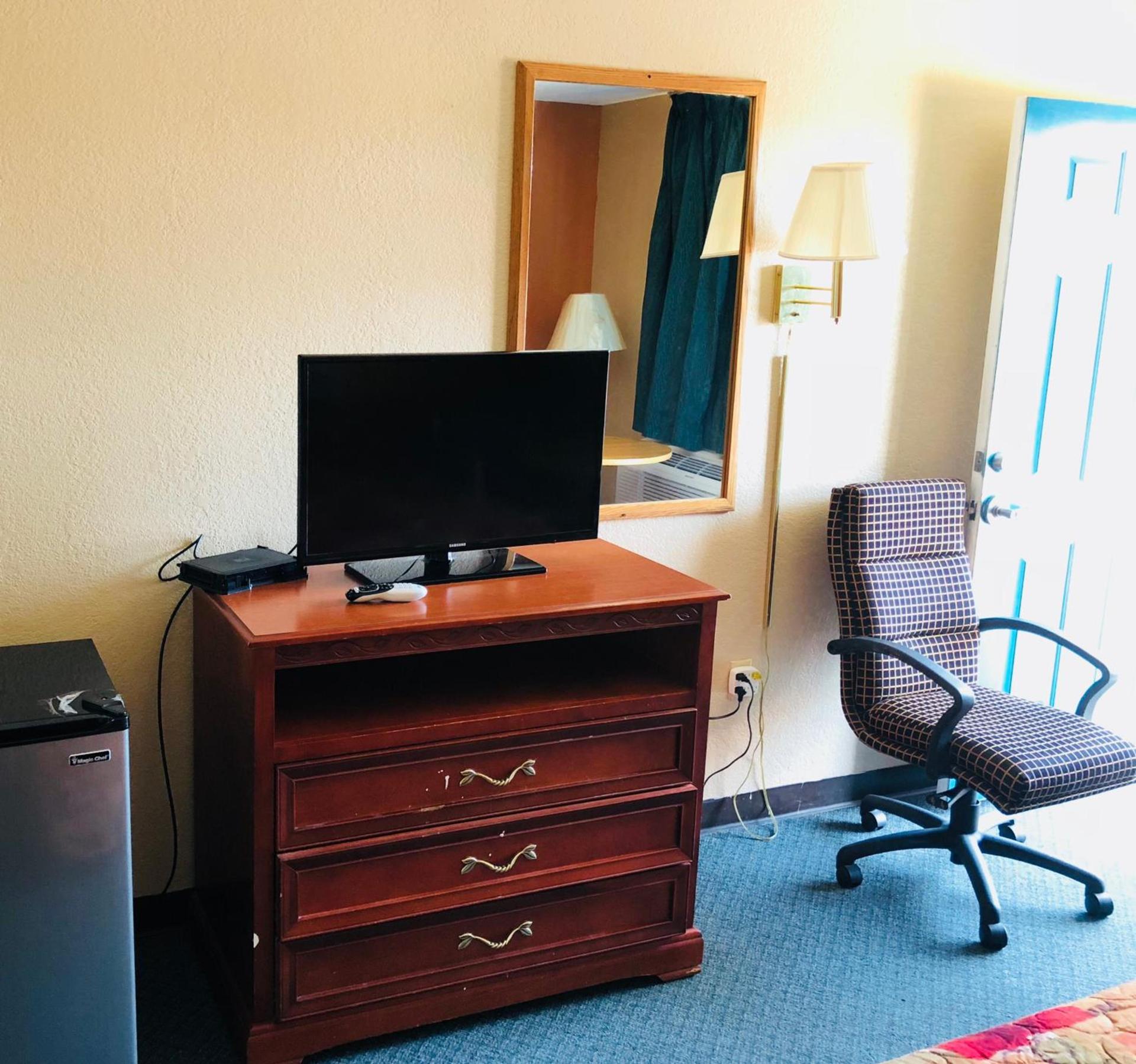 Rest Inn Motel photo 7