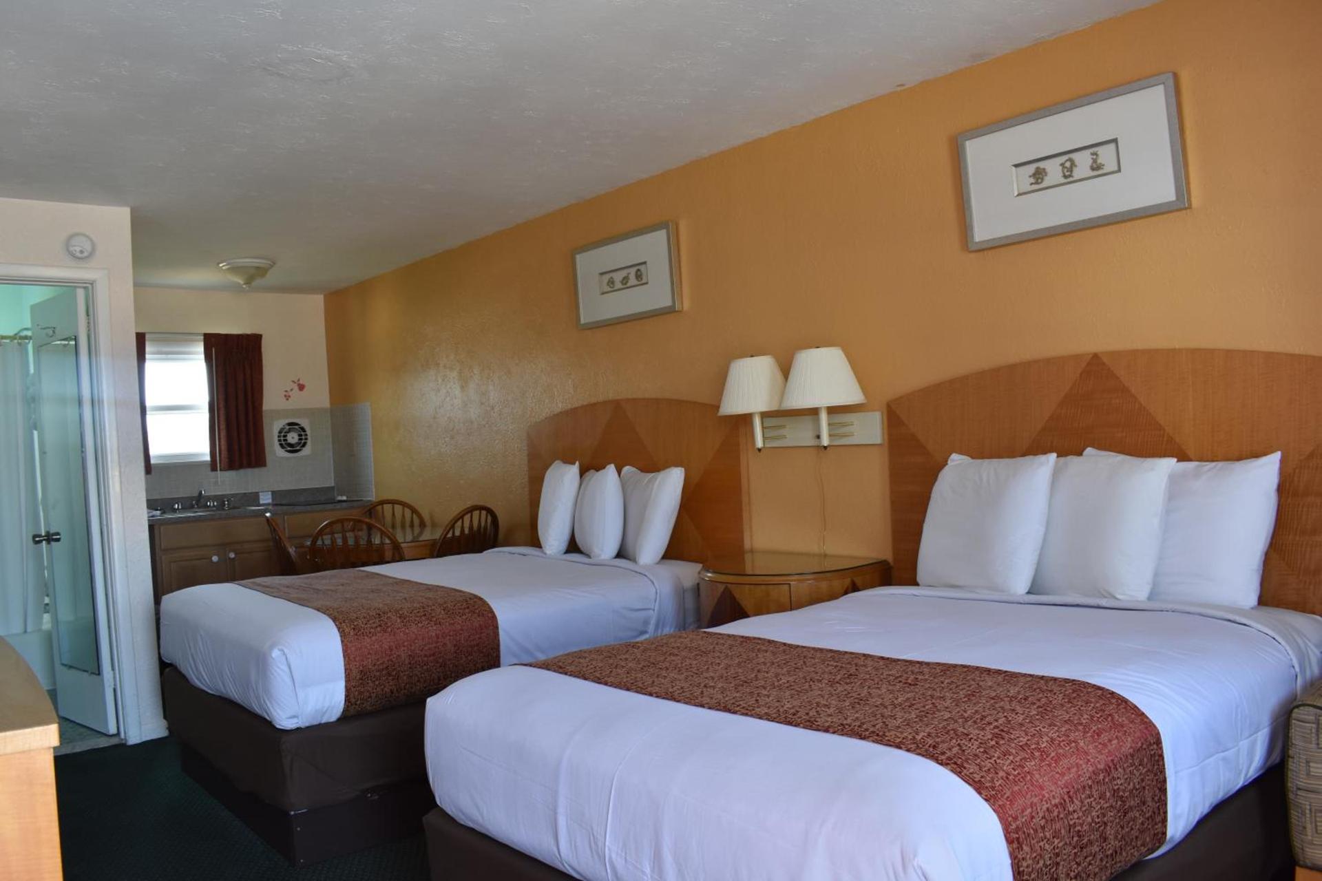 Blue Water Motel photo 37