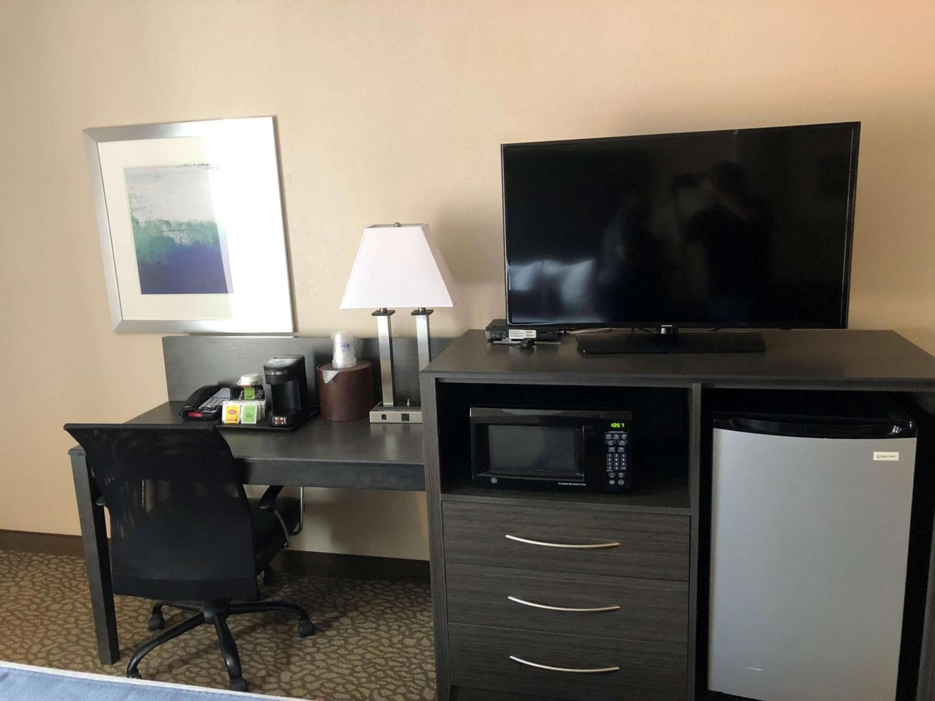 Best Western Plus Bradenton Hotel & Suites photo 14