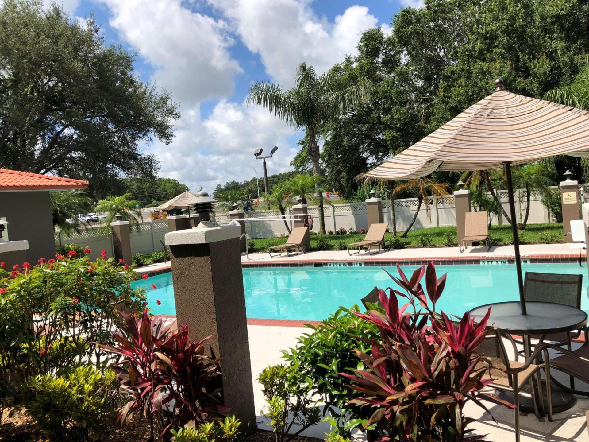 Best Western Plus Bradenton Hotel & Suites photo 2