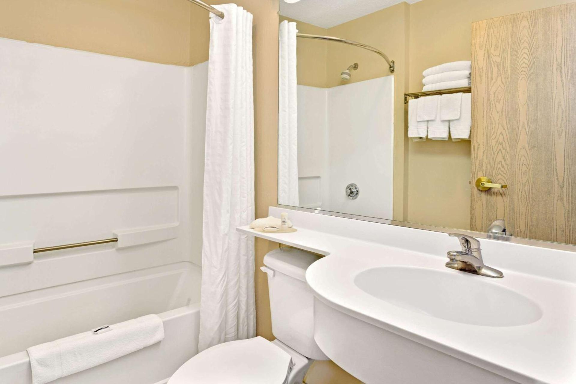 Microtel Inn & Suites by Wyndham Florence/Cincinnati Airpo photo 15
