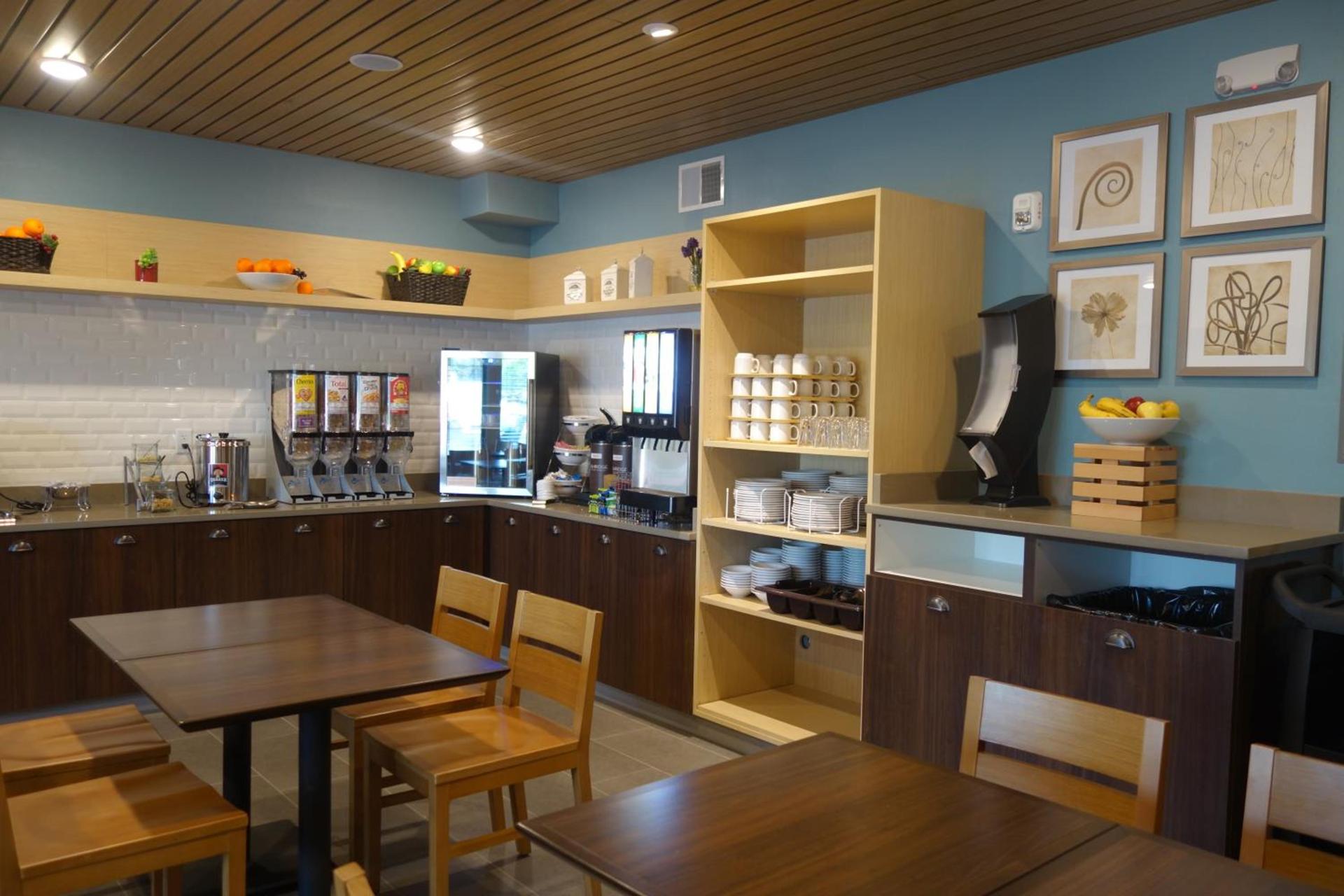 Country Inn & Suites by Radisson, La Crosse, WI photo 69