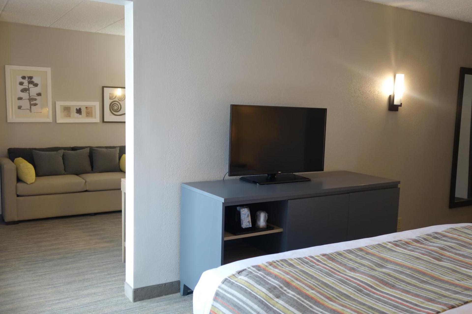 Country Inn & Suites by Radisson, La Crosse, WI photo 68