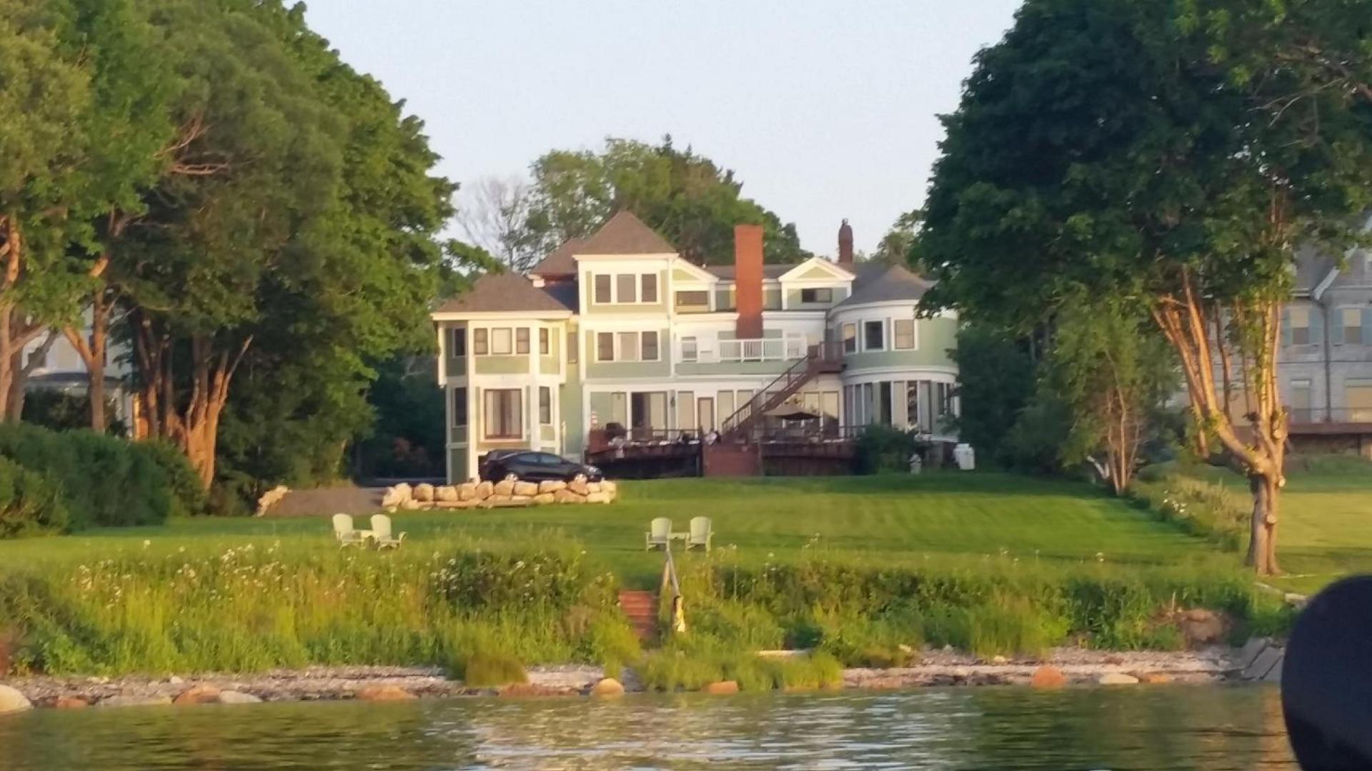 Saltair Inn Waterfront B&B photo 17