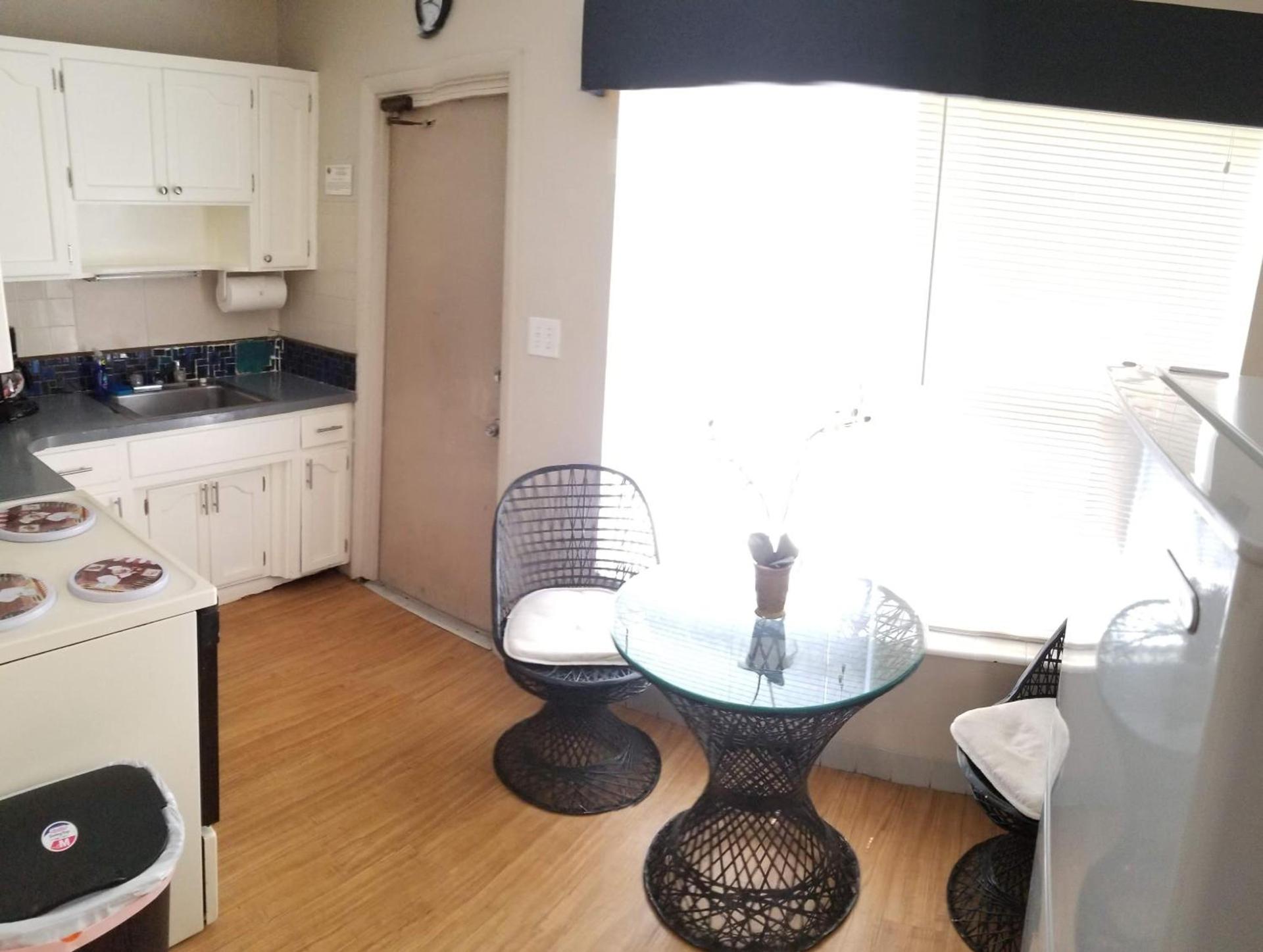 INN LEATHER GUEST HOUSE-GAY MALE ONLY photo 55