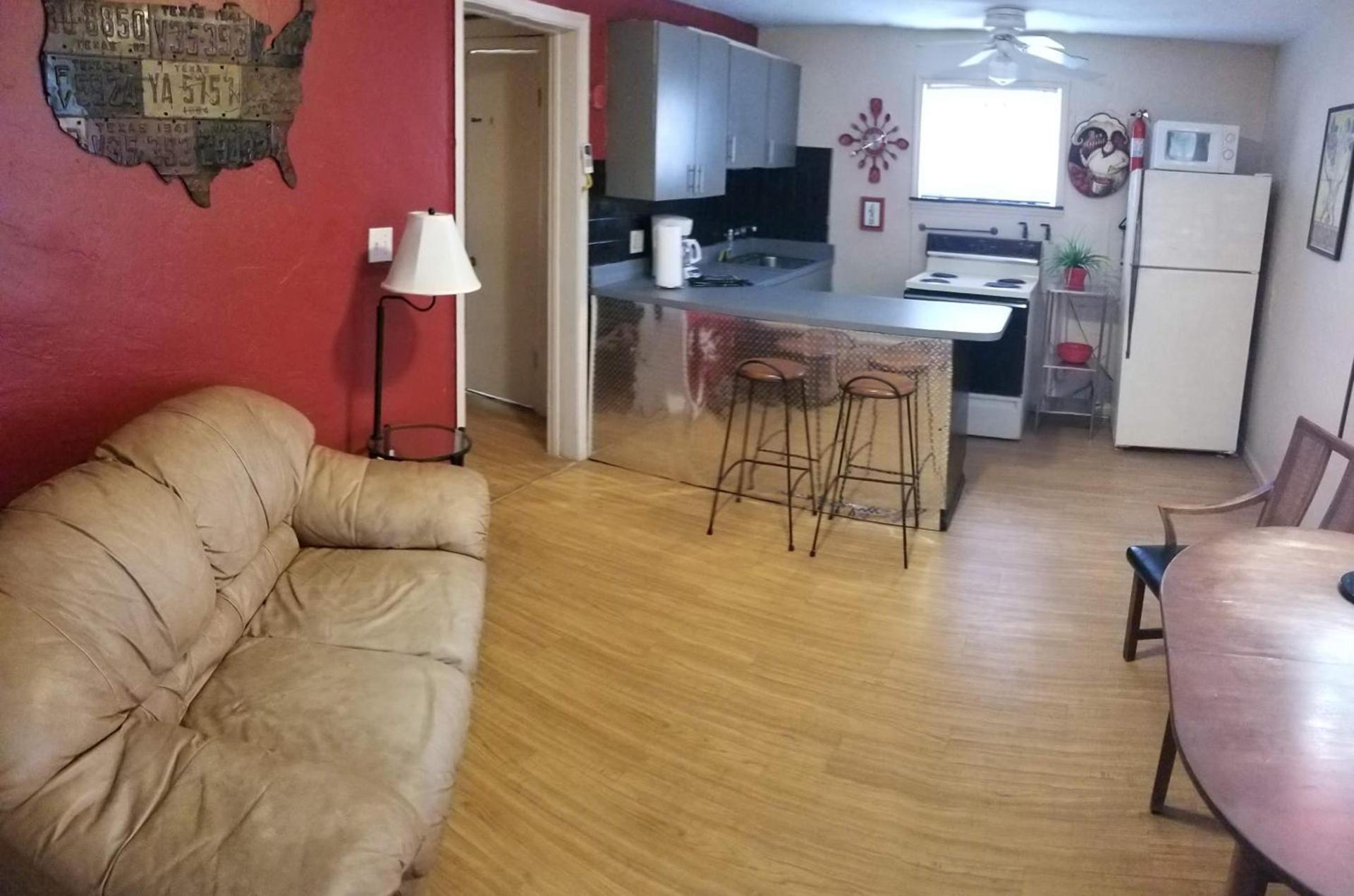INN LEATHER GUEST HOUSE-GAY MALE ONLY photo 6