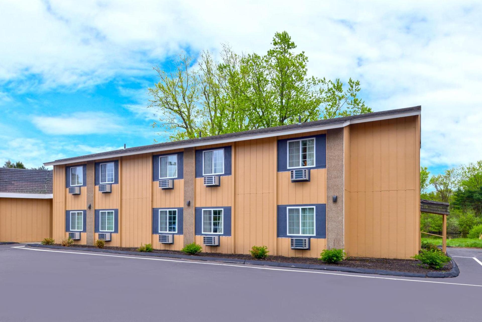 Motel 6 Putnam CT photo 3