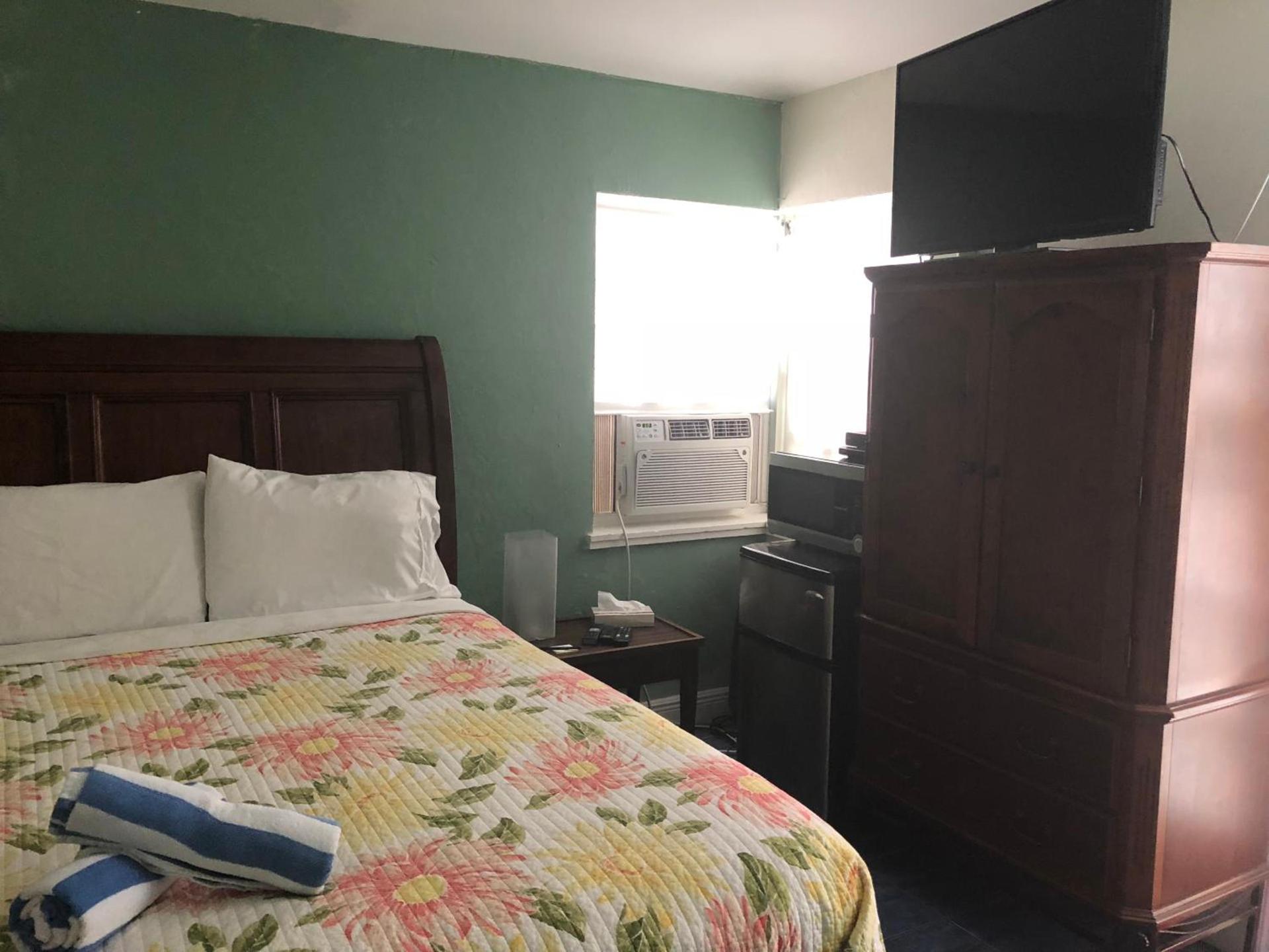 Calypso Inn Wilton Gay Male Resort photo 7