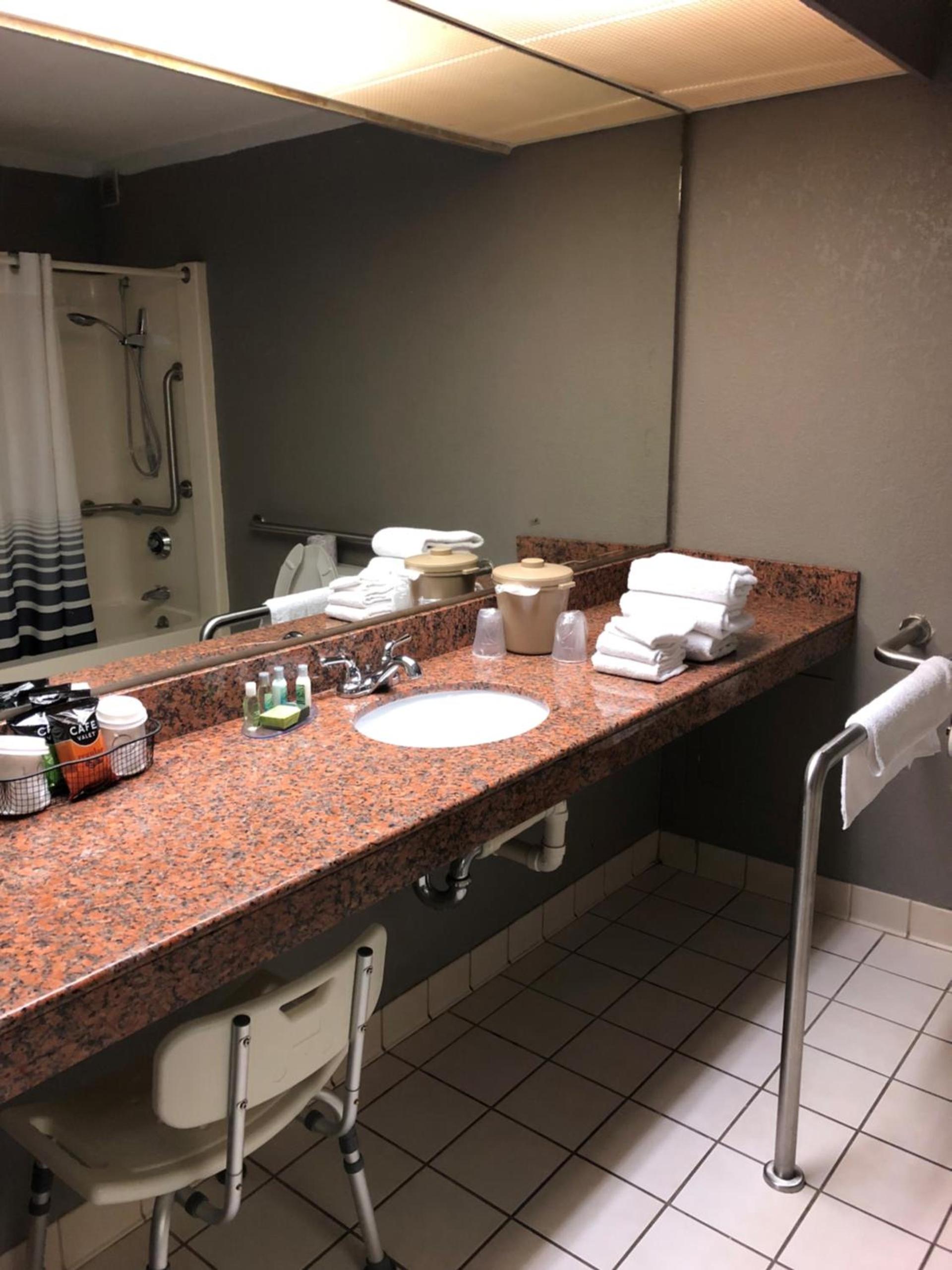 Capital Plaza Hotel photo 10