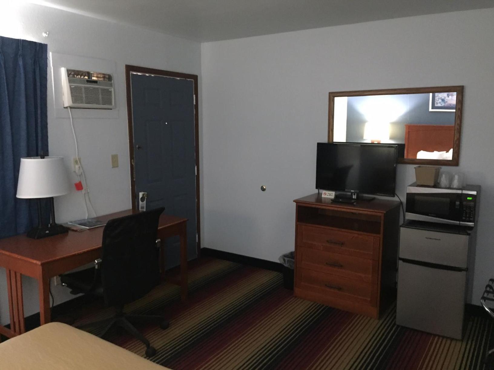 Travelodge by Wyndham Spirit Lake/Okoboji photo 11