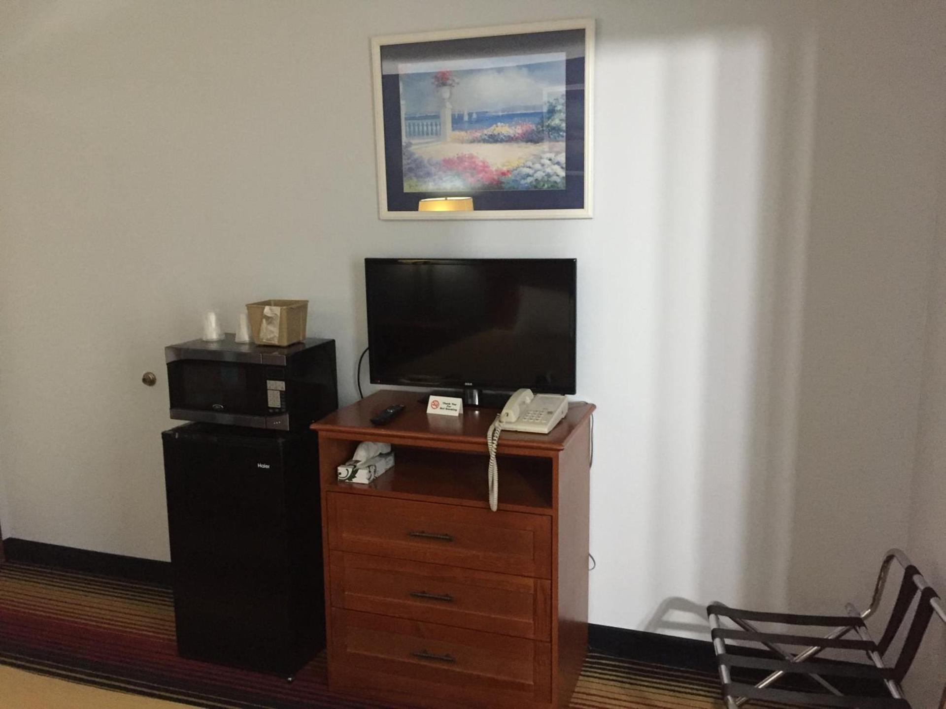 Travelodge by Wyndham Spirit Lake/Okoboji photo 10