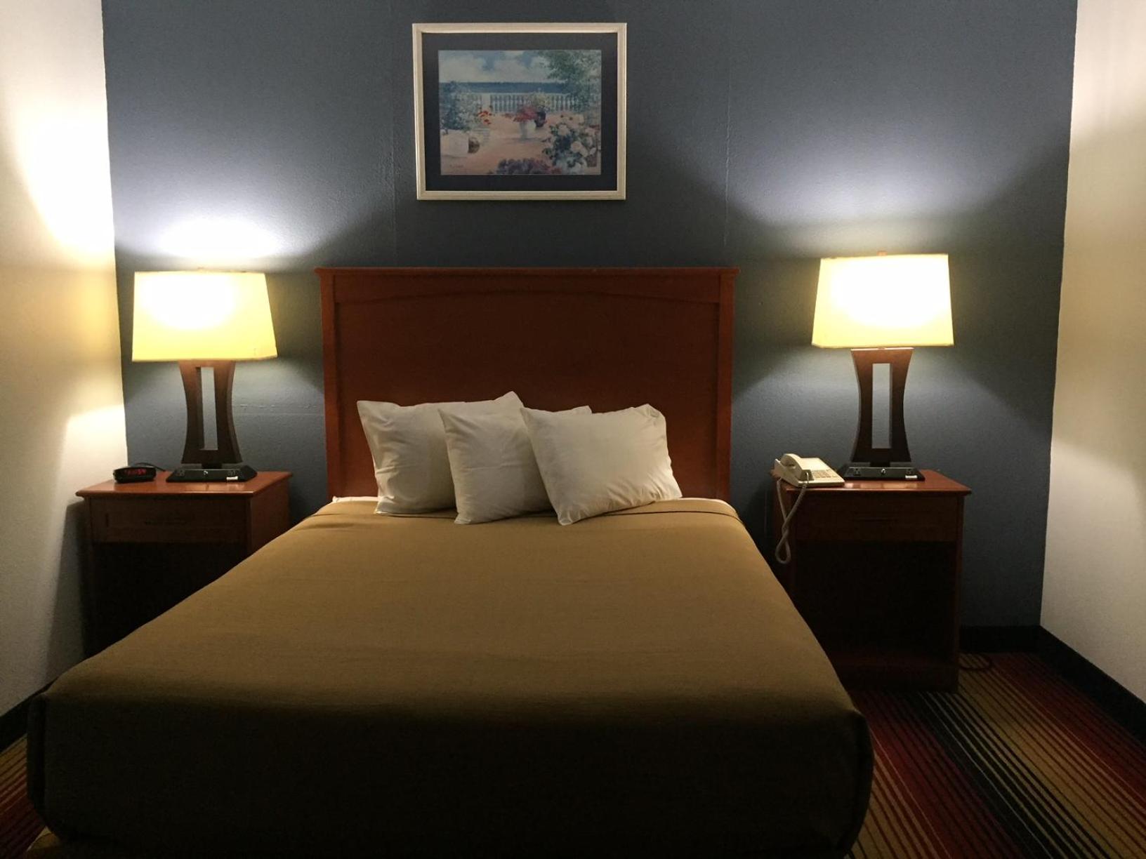 Travelodge by Wyndham Spirit Lake/Okoboji photo 5
