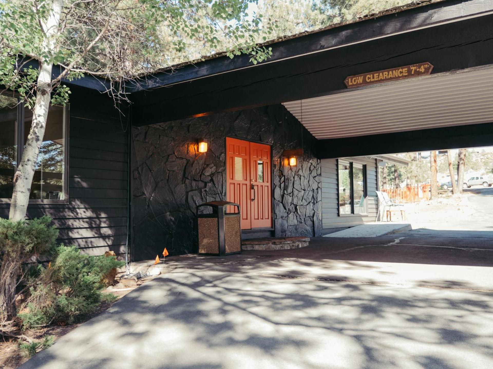 LOGE Bend photo 1