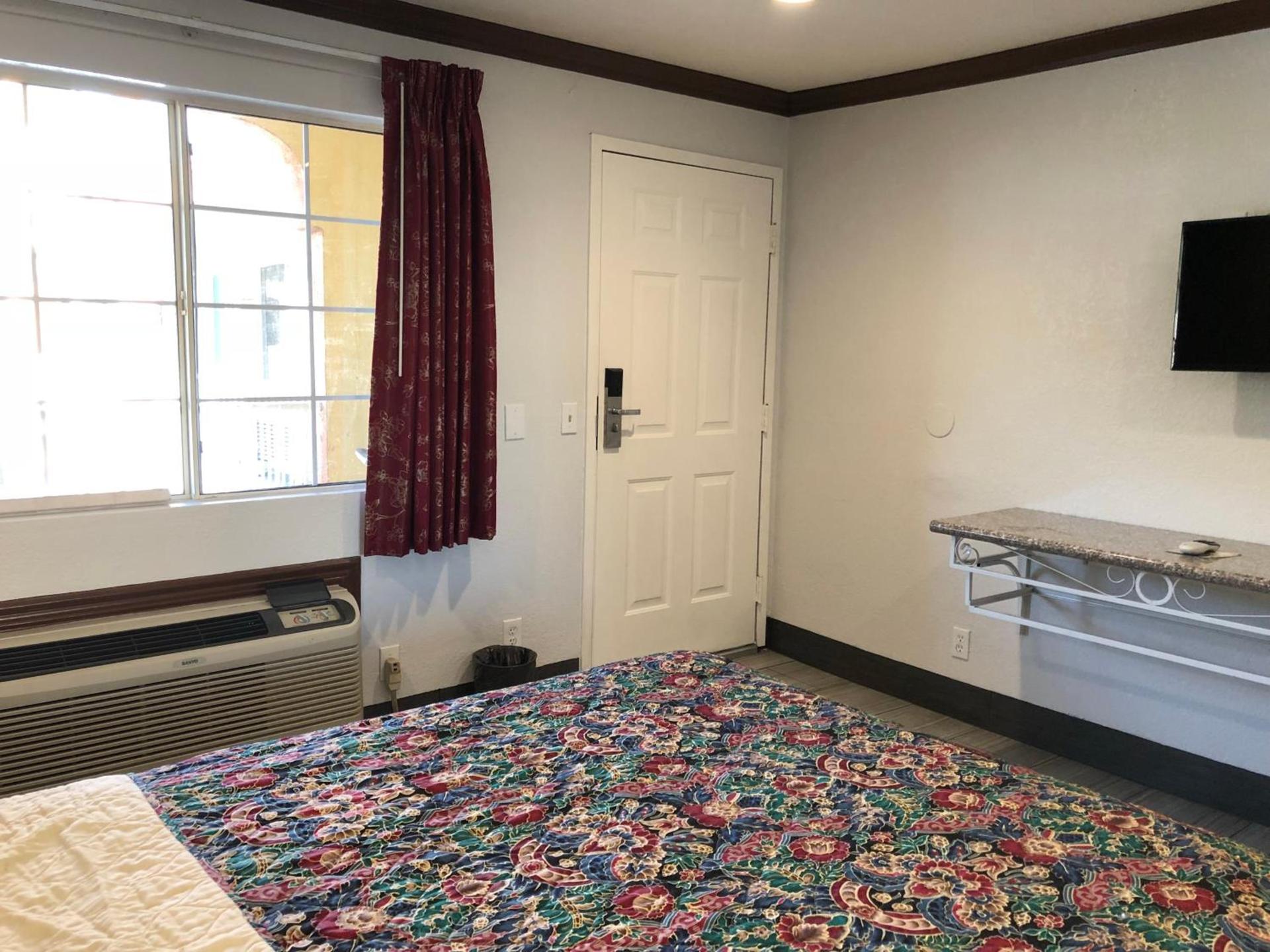 Starlight Inn, Valley Blvd - Downtown LA photo 27