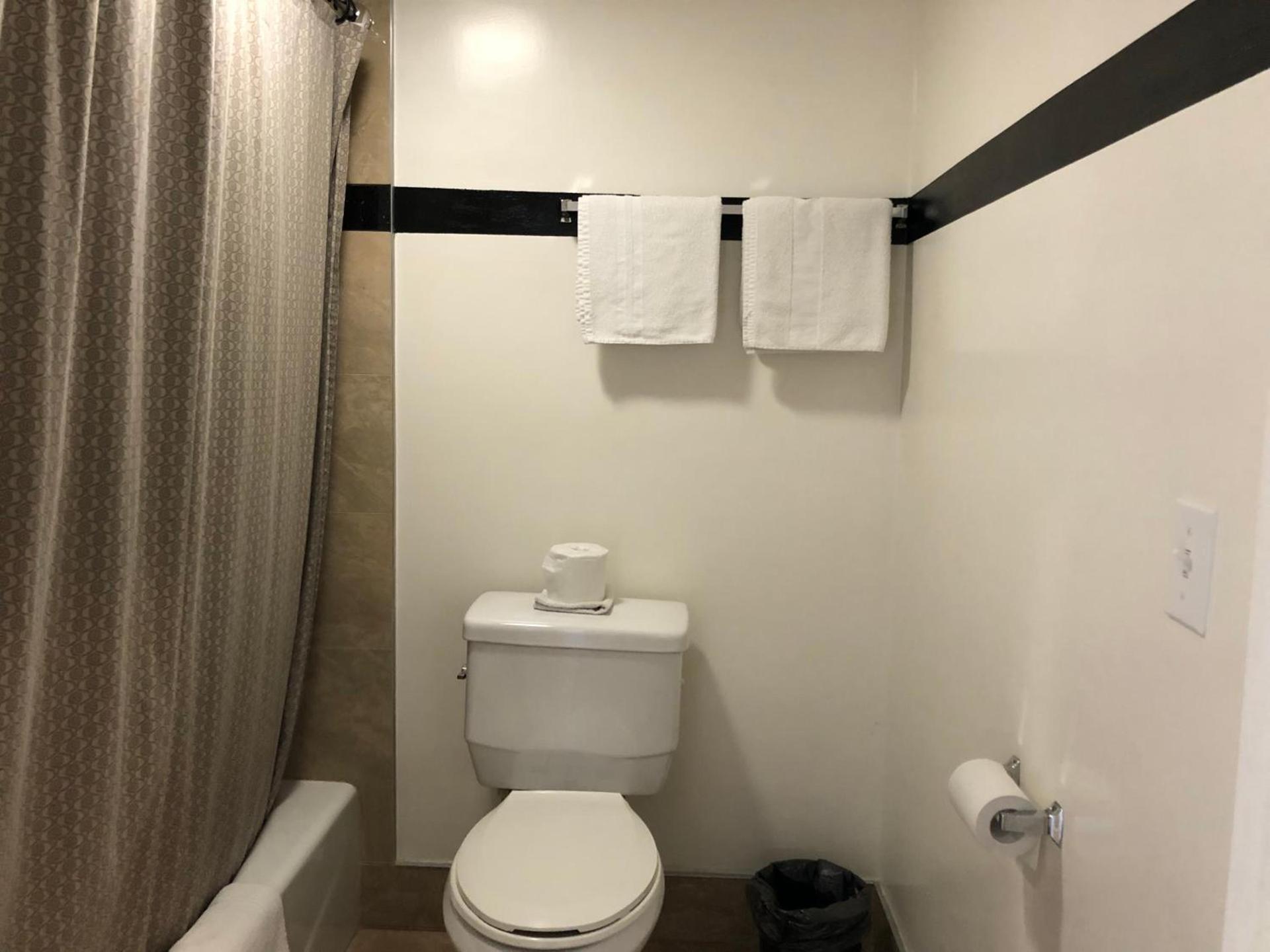 Starlight Inn, Valley Blvd - Downtown LA photo 28