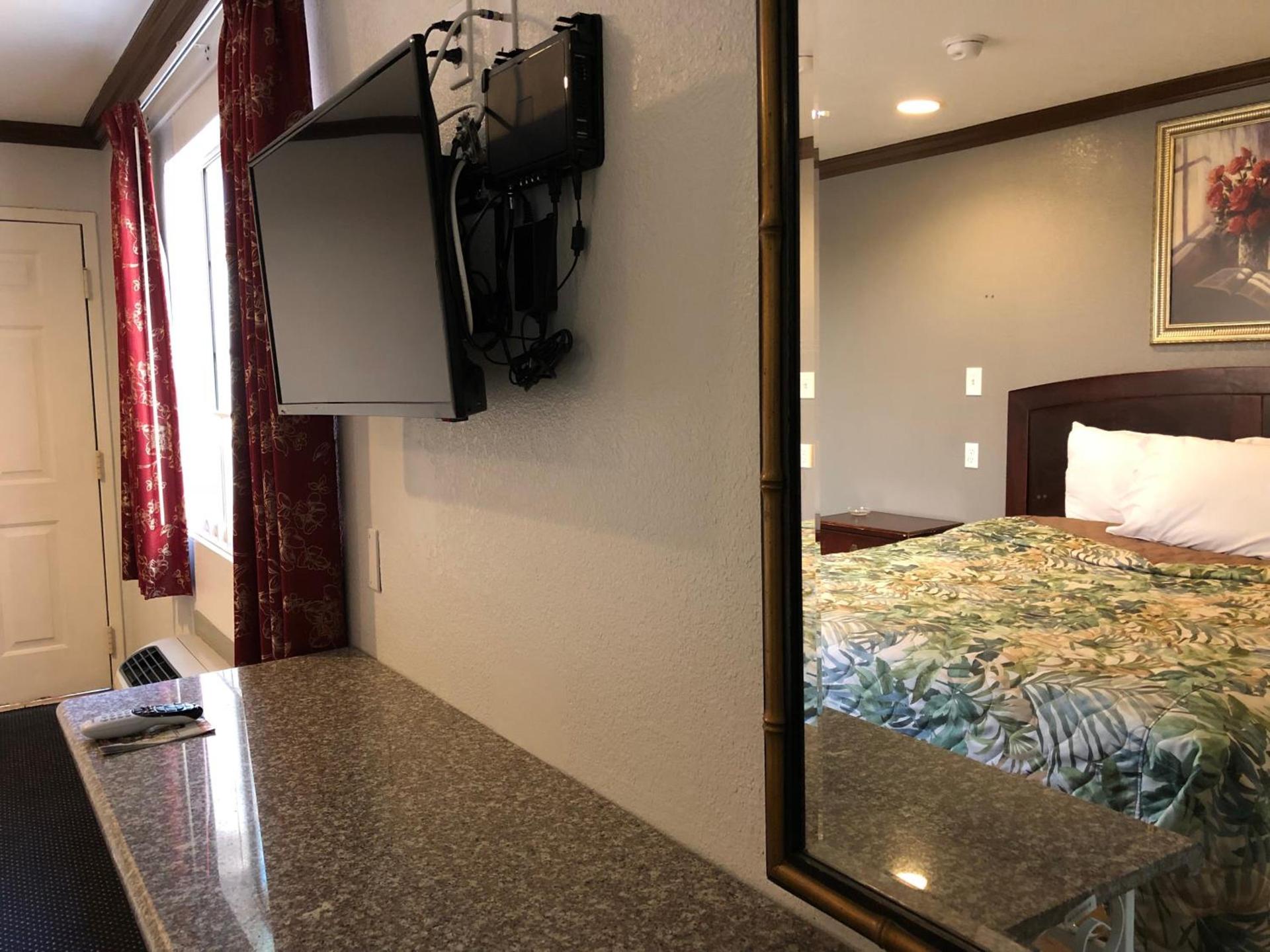 Starlight Inn, Valley Blvd - Downtown LA photo 2